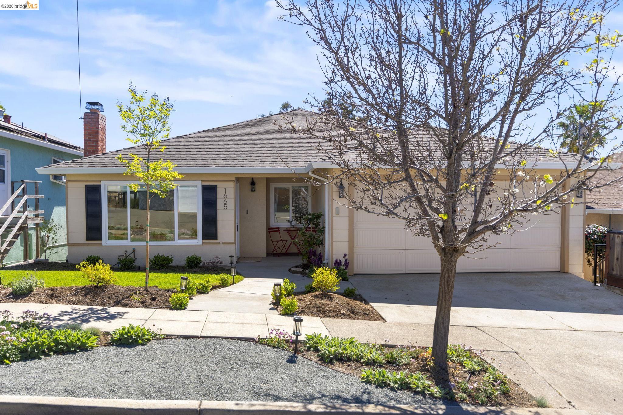 Detail Gallery Image 2 of 60 For 1665 Highland Blvd, Hayward,  CA 94542 - 5 Beds | 3 Baths