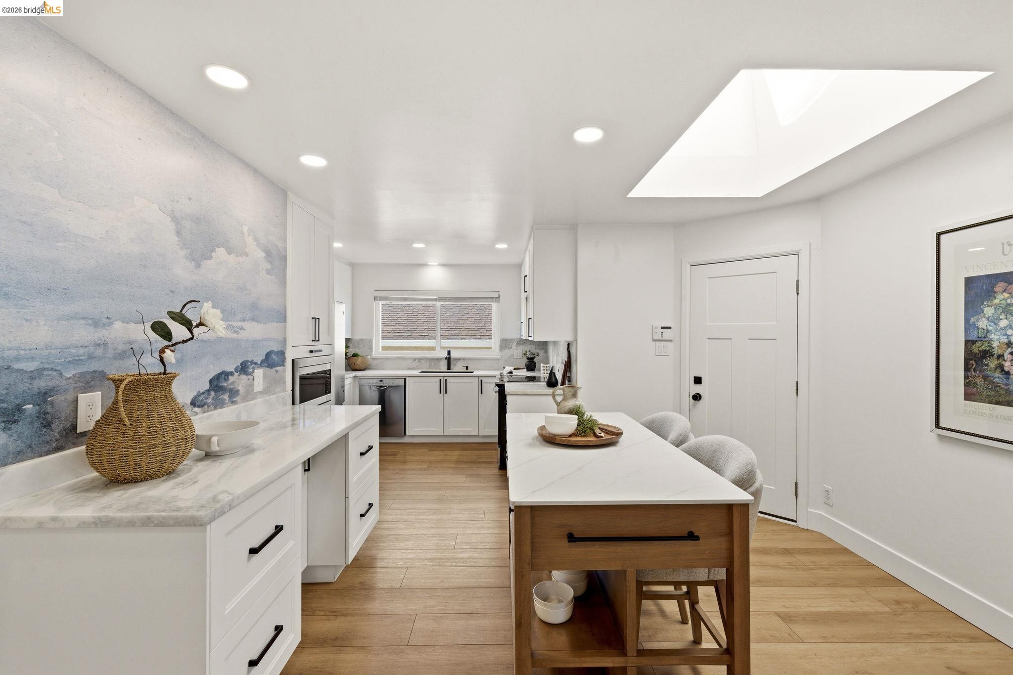 Detail Gallery Image 12 of 60 For 1665 Highland Blvd, Hayward,  CA 94542 - 5 Beds | 3 Baths