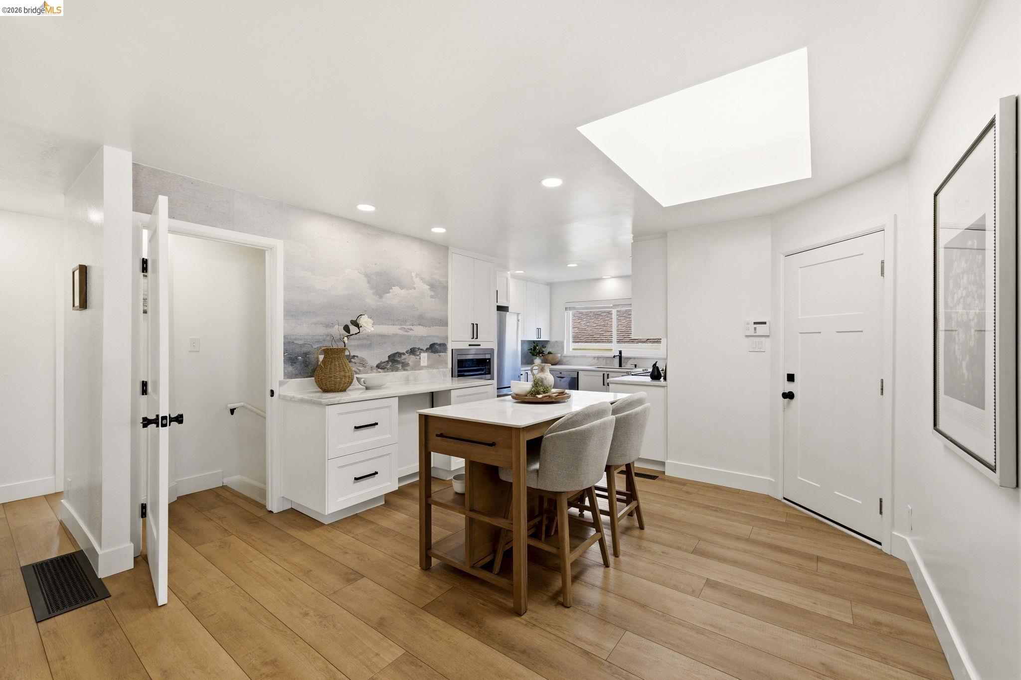 Detail Gallery Image 13 of 60 For 1665 Highland Blvd, Hayward,  CA 94542 - 5 Beds | 3 Baths