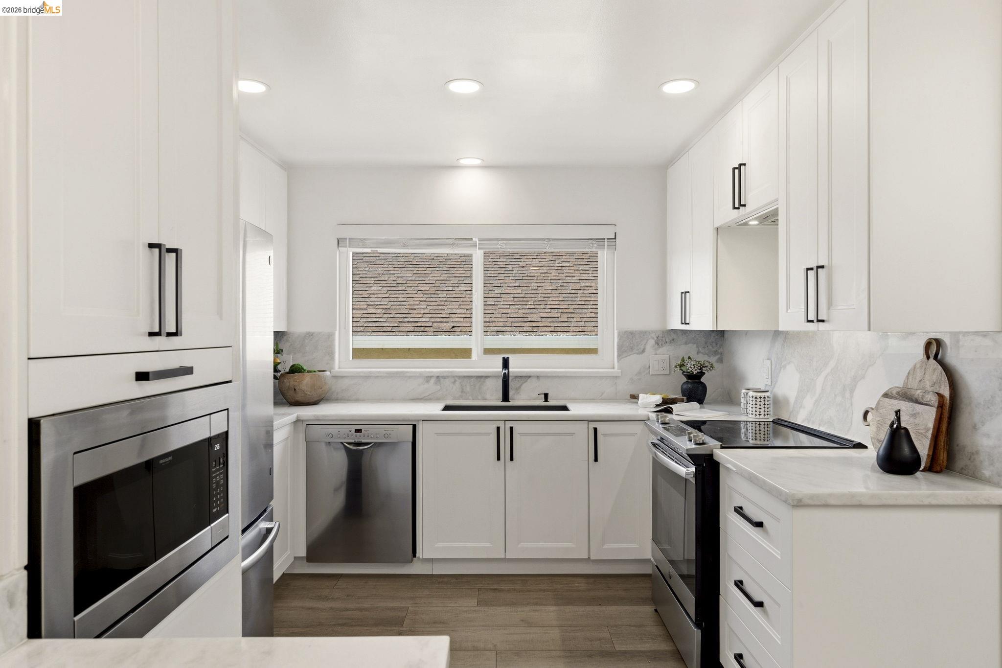 Detail Gallery Image 14 of 60 For 1665 Highland Blvd, Hayward,  CA 94542 - 5 Beds | 3 Baths