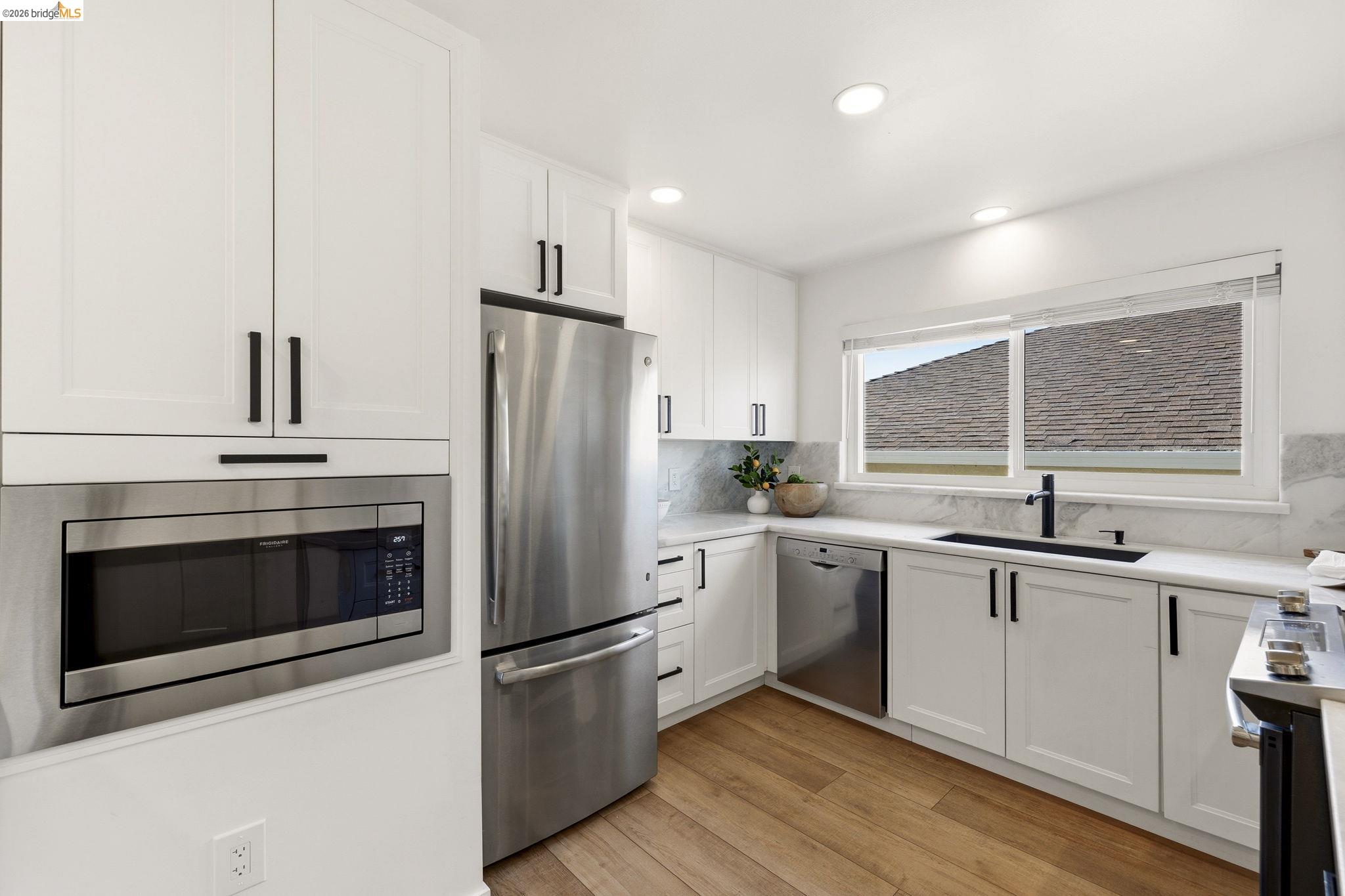 Detail Gallery Image 16 of 60 For 1665 Highland Blvd, Hayward,  CA 94542 - 5 Beds | 3 Baths