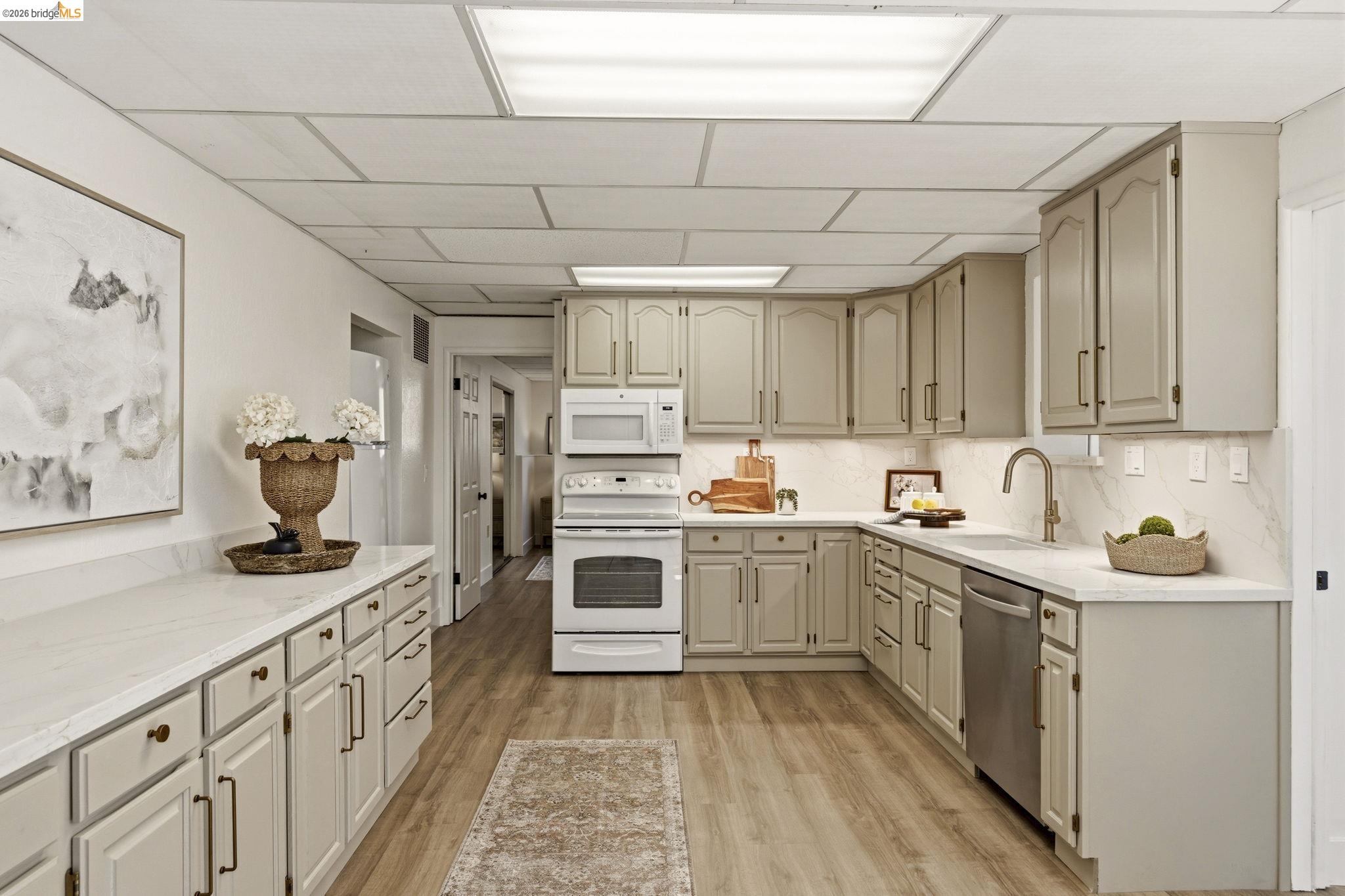 Detail Gallery Image 31 of 60 For 1665 Highland Blvd, Hayward,  CA 94542 - 5 Beds | 3 Baths