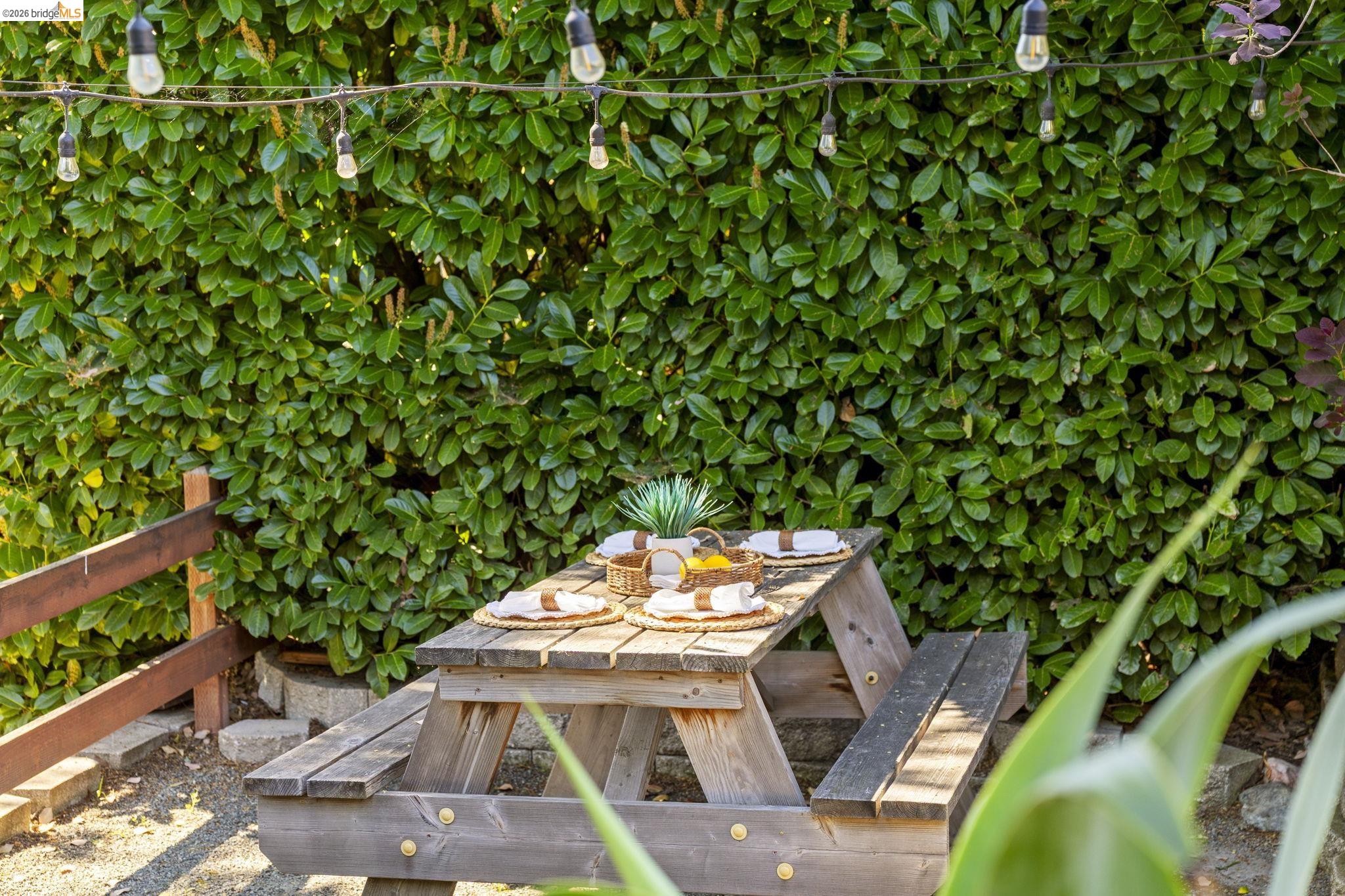 Detail Gallery Image 43 of 60 For 1665 Highland Blvd, Hayward,  CA 94542 - 5 Beds | 3 Baths