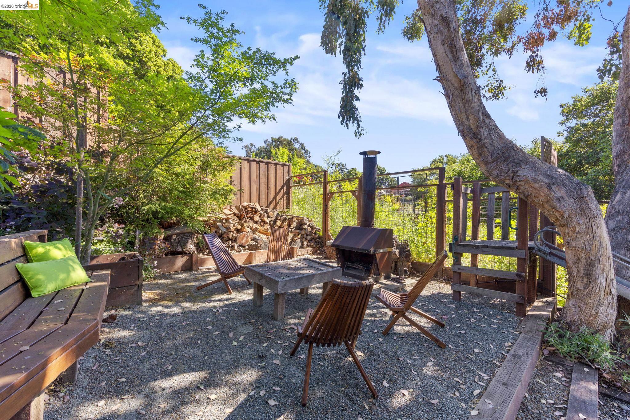 Detail Gallery Image 47 of 60 For 1665 Highland Blvd, Hayward,  CA 94542 - 5 Beds | 3 Baths