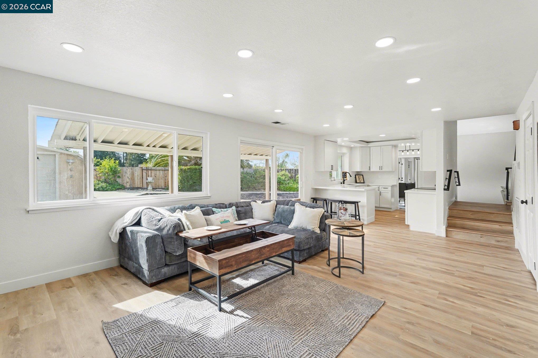 Detail Gallery Image 14 of 43 For 2921 Bluebell Cir, Antioch,  CA 94531 - 5 Beds | 3/1 Baths