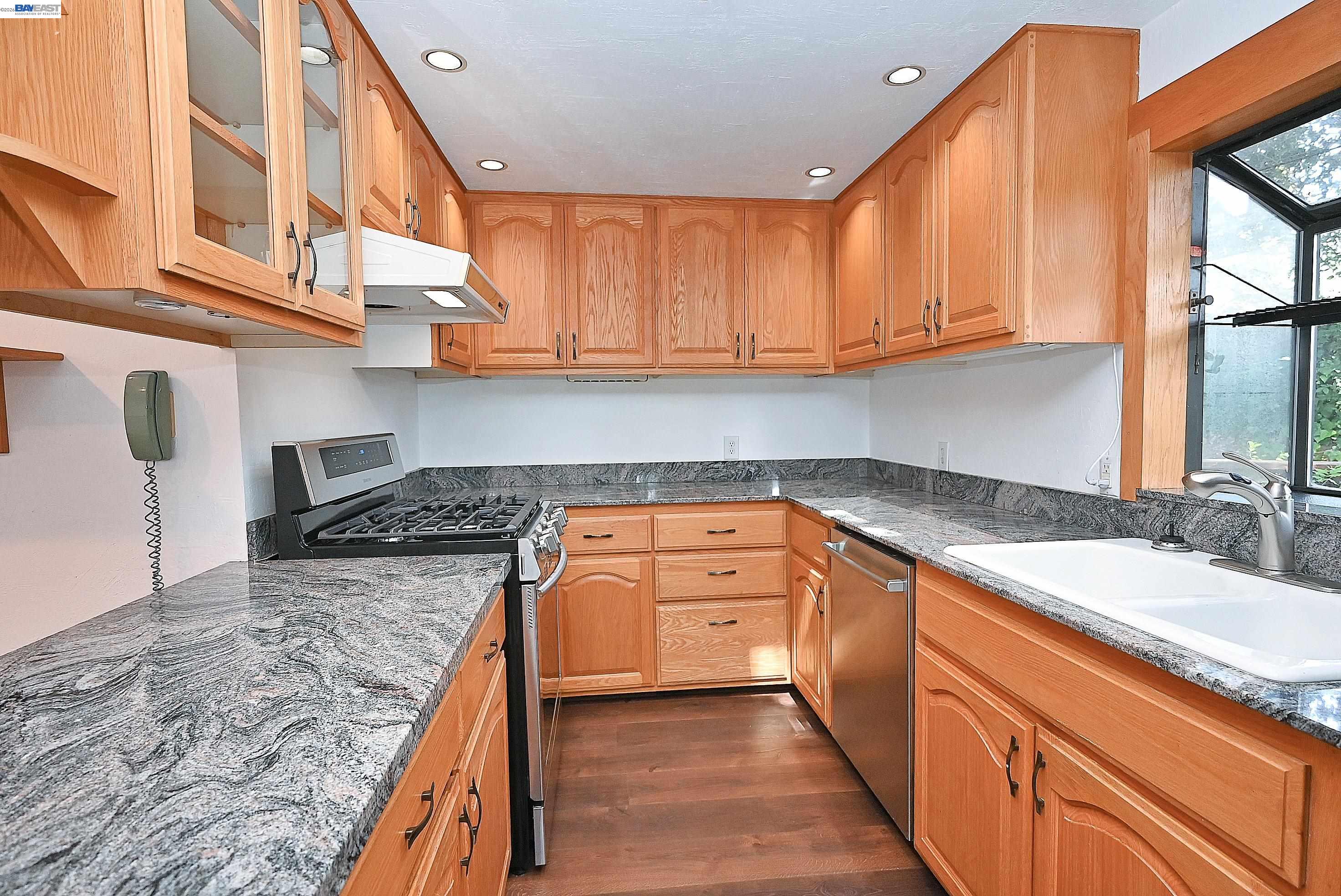 Detail Gallery Image 30 of 37 For 4199 Seven Hills Rd, Castro Valley,  CA 94546 - 2 Beds | 1 Baths