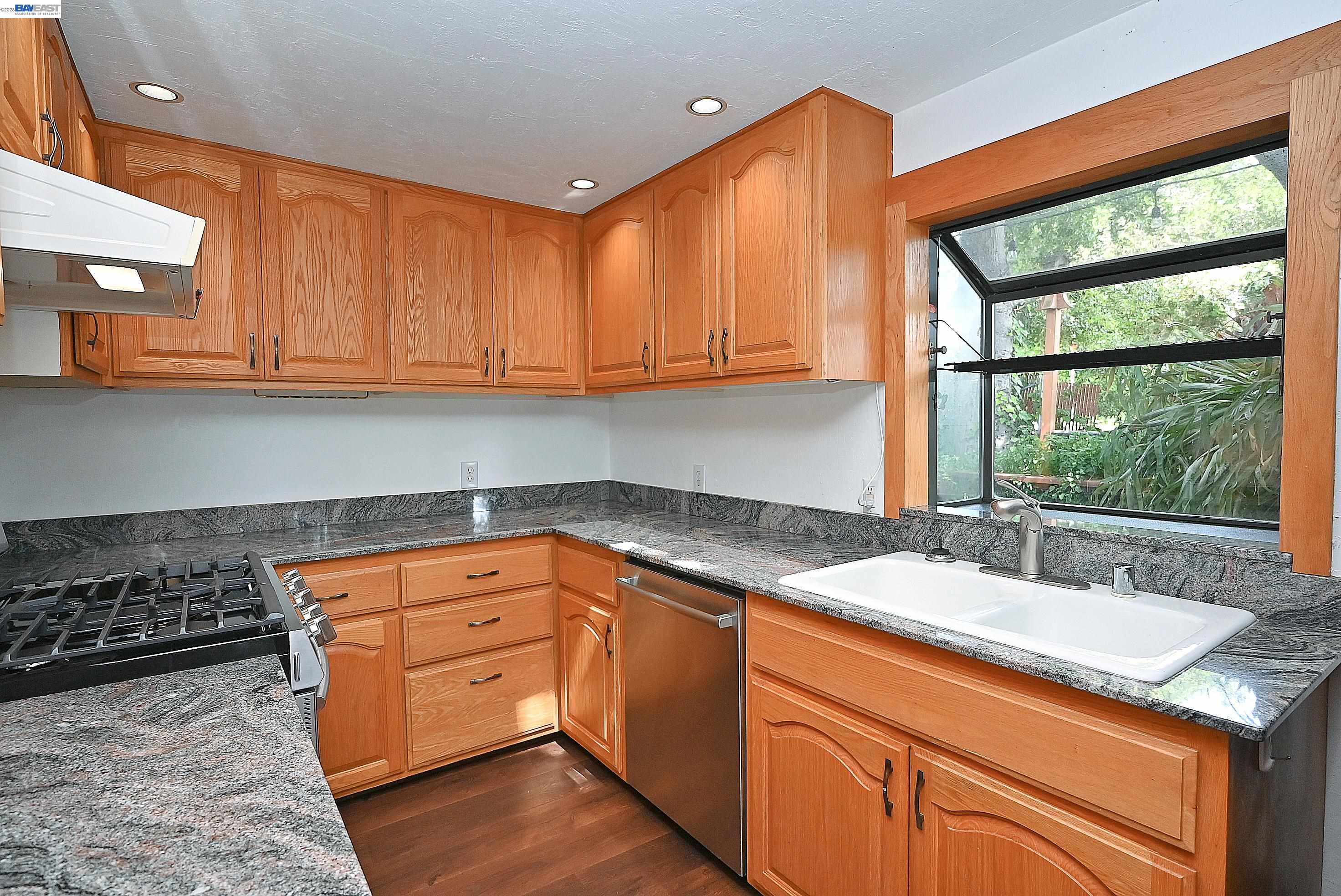 Detail Gallery Image 31 of 37 For 4199 Seven Hills Rd, Castro Valley,  CA 94546 - 2 Beds | 1 Baths