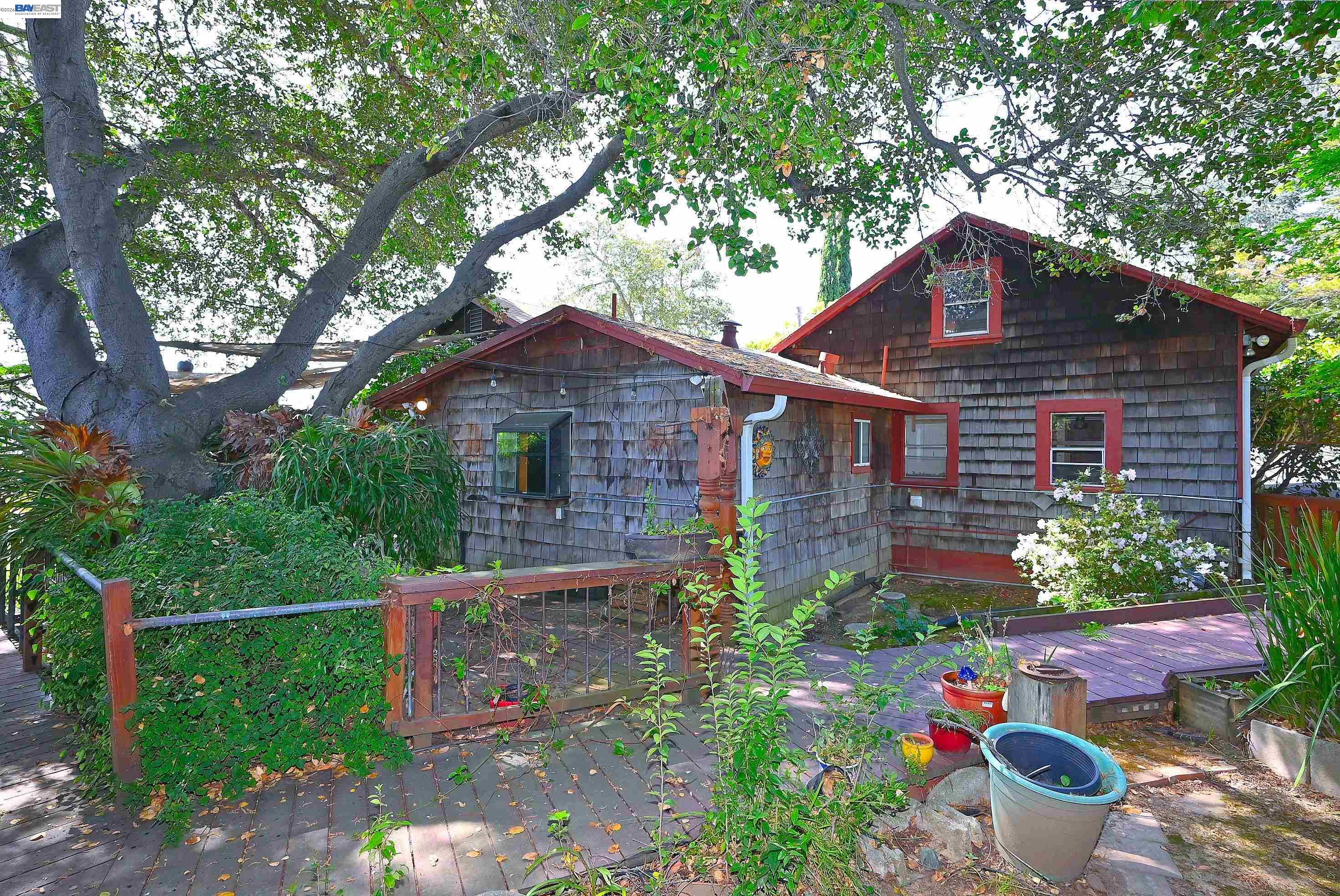 Detail Gallery Image 5 of 37 For 4199 Seven Hills Rd, Castro Valley,  CA 94546 - 2 Beds | 1 Baths