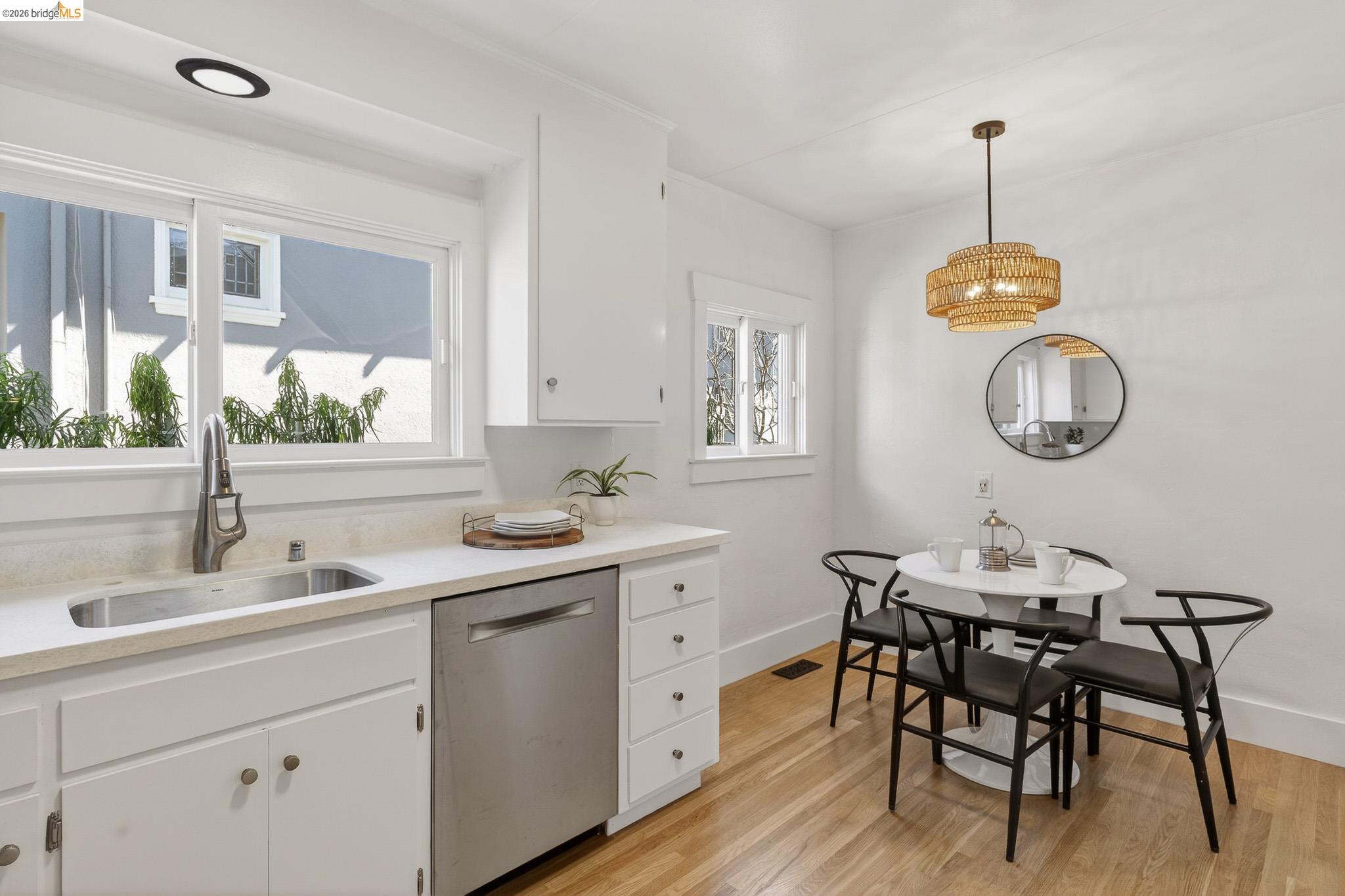 Detail Gallery Image 16 of 39 For 1200 El Centro Ave, Oakland,  CA 94602 - 2 Beds | 2 Baths