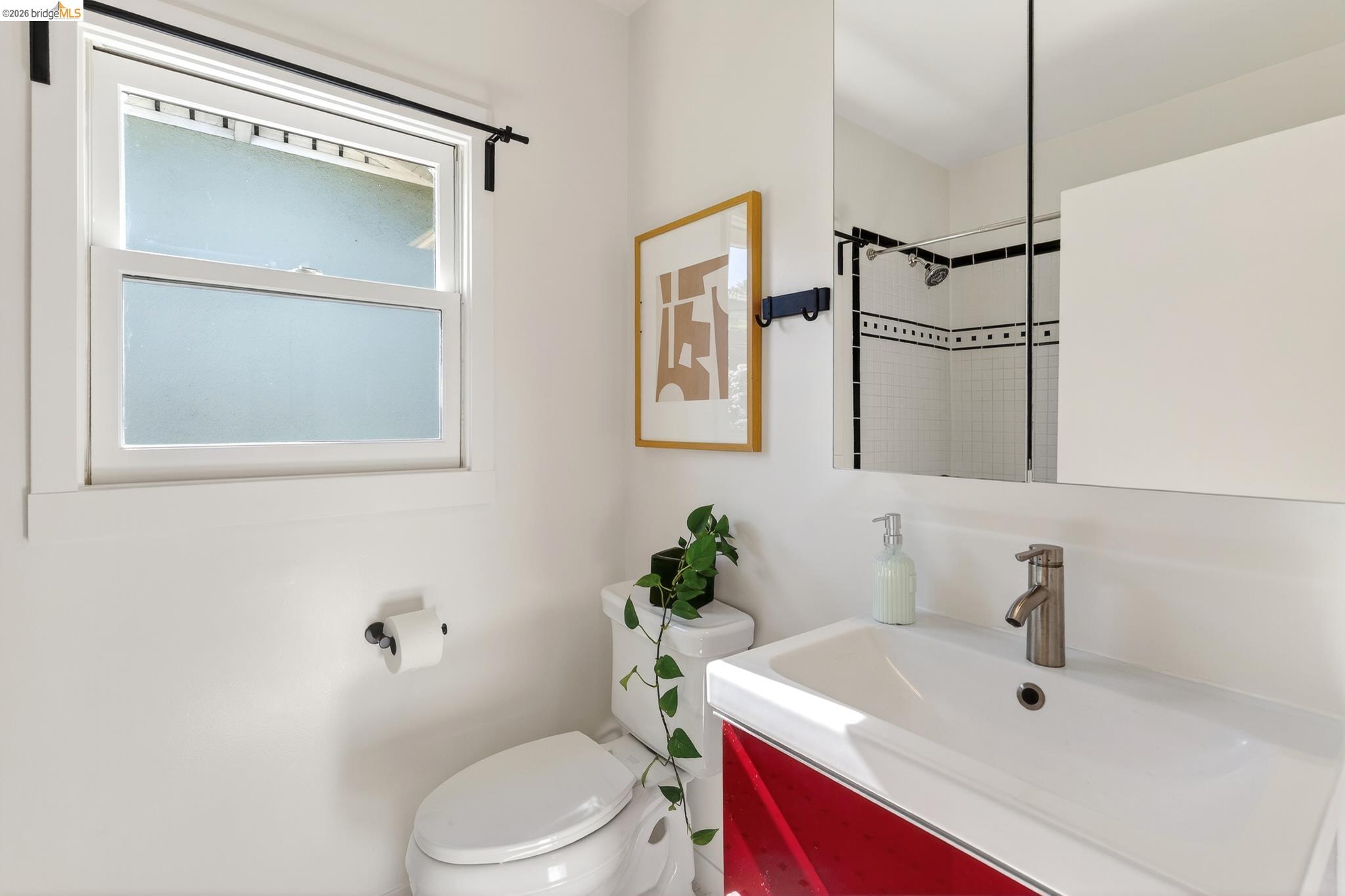 Detail Gallery Image 21 of 39 For 1200 El Centro Ave, Oakland,  CA 94602 - 2 Beds | 2 Baths