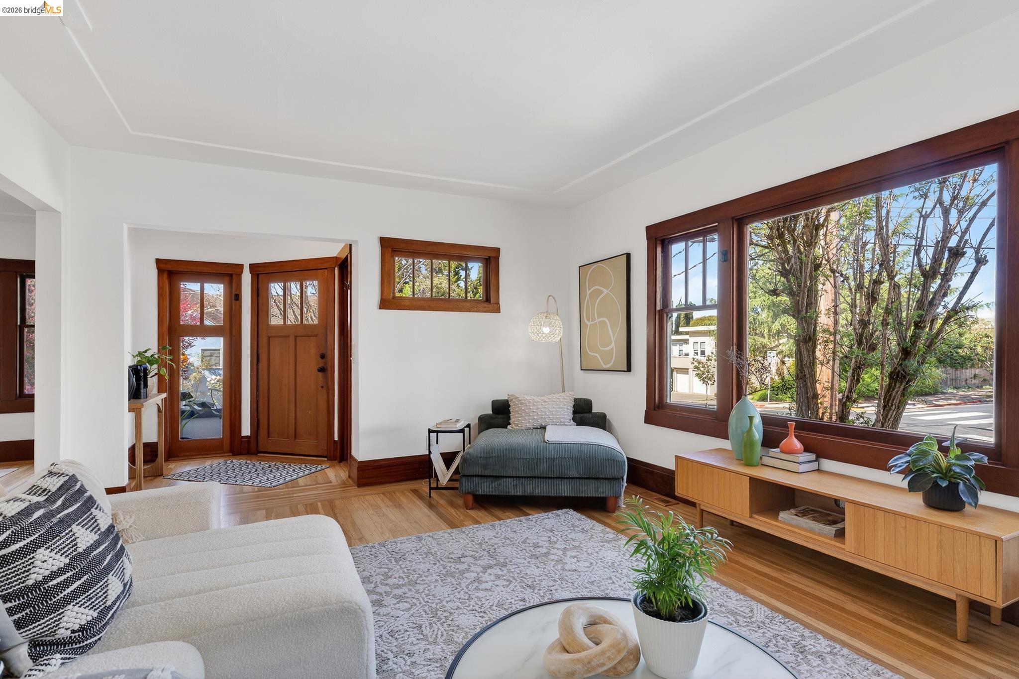 Detail Gallery Image 9 of 39 For 1200 El Centro Ave, Oakland,  CA 94602 - 2 Beds | 2 Baths