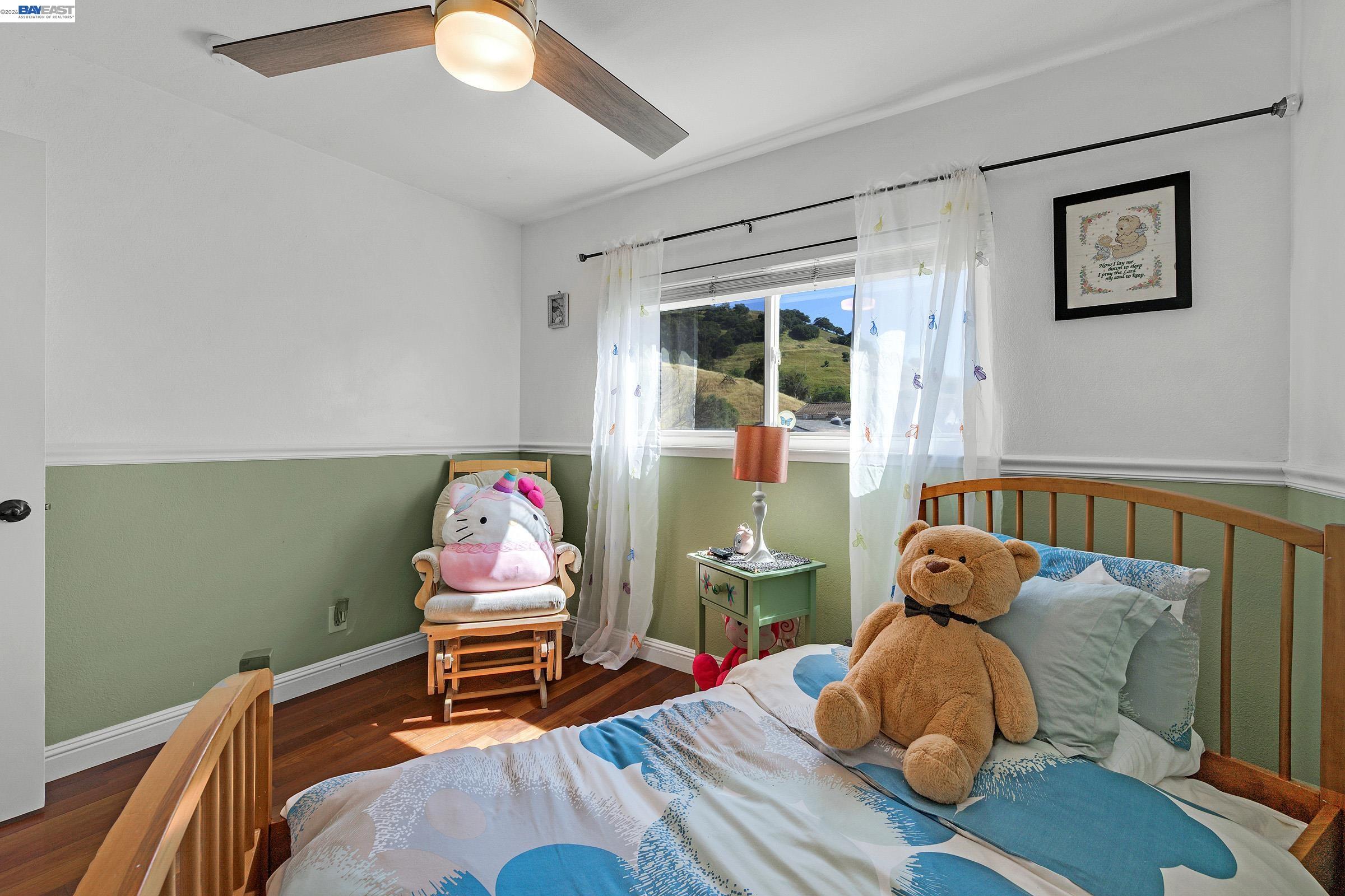 Detail Gallery Image 15 of 45 For 77 Barnes Ln, Fremont,  CA 94536 - 4 Beds | 2/1 Baths