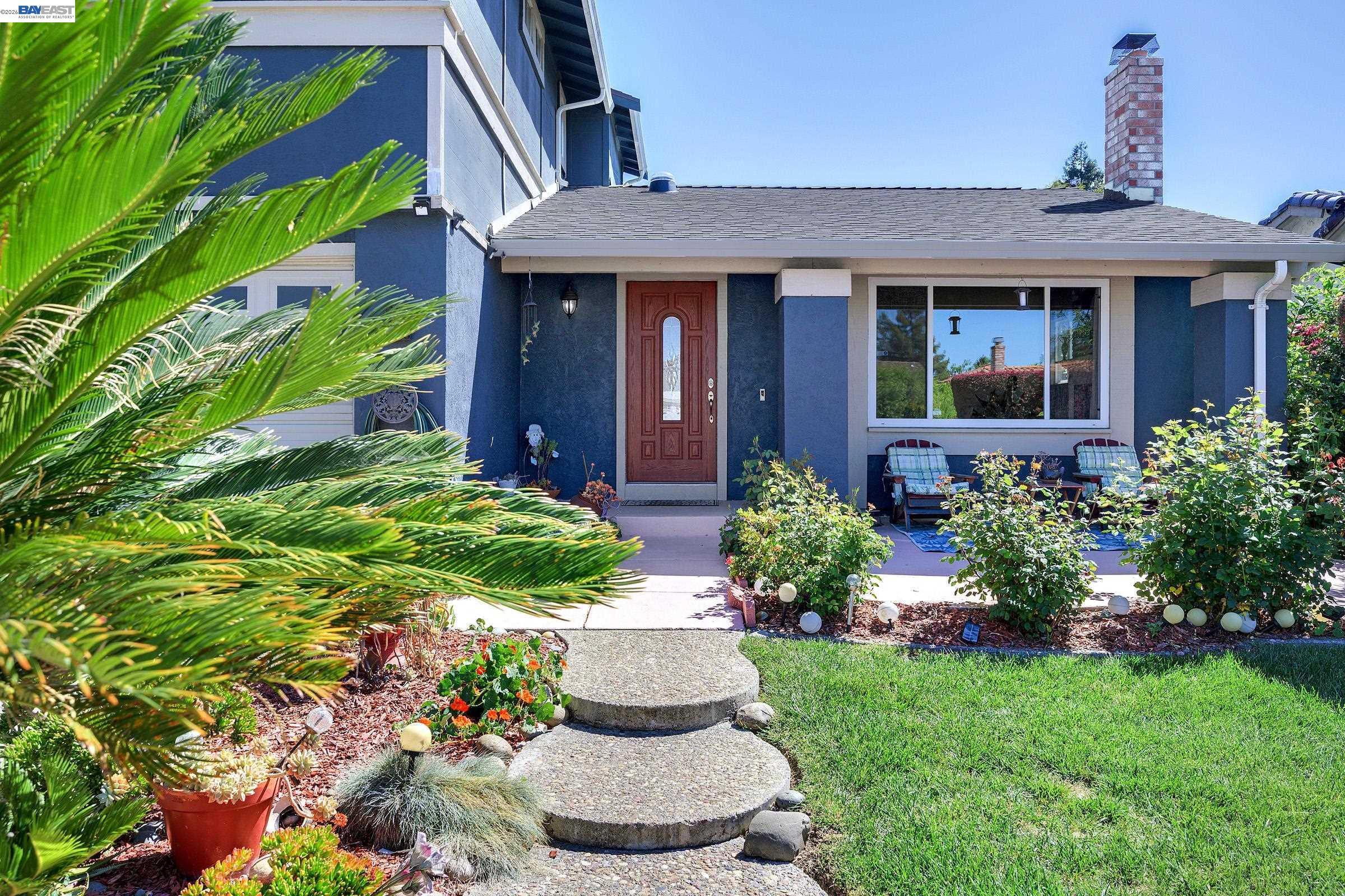 Detail Gallery Image 5 of 45 For 77 Barnes Ln, Fremont,  CA 94536 - 4 Beds | 2/1 Baths