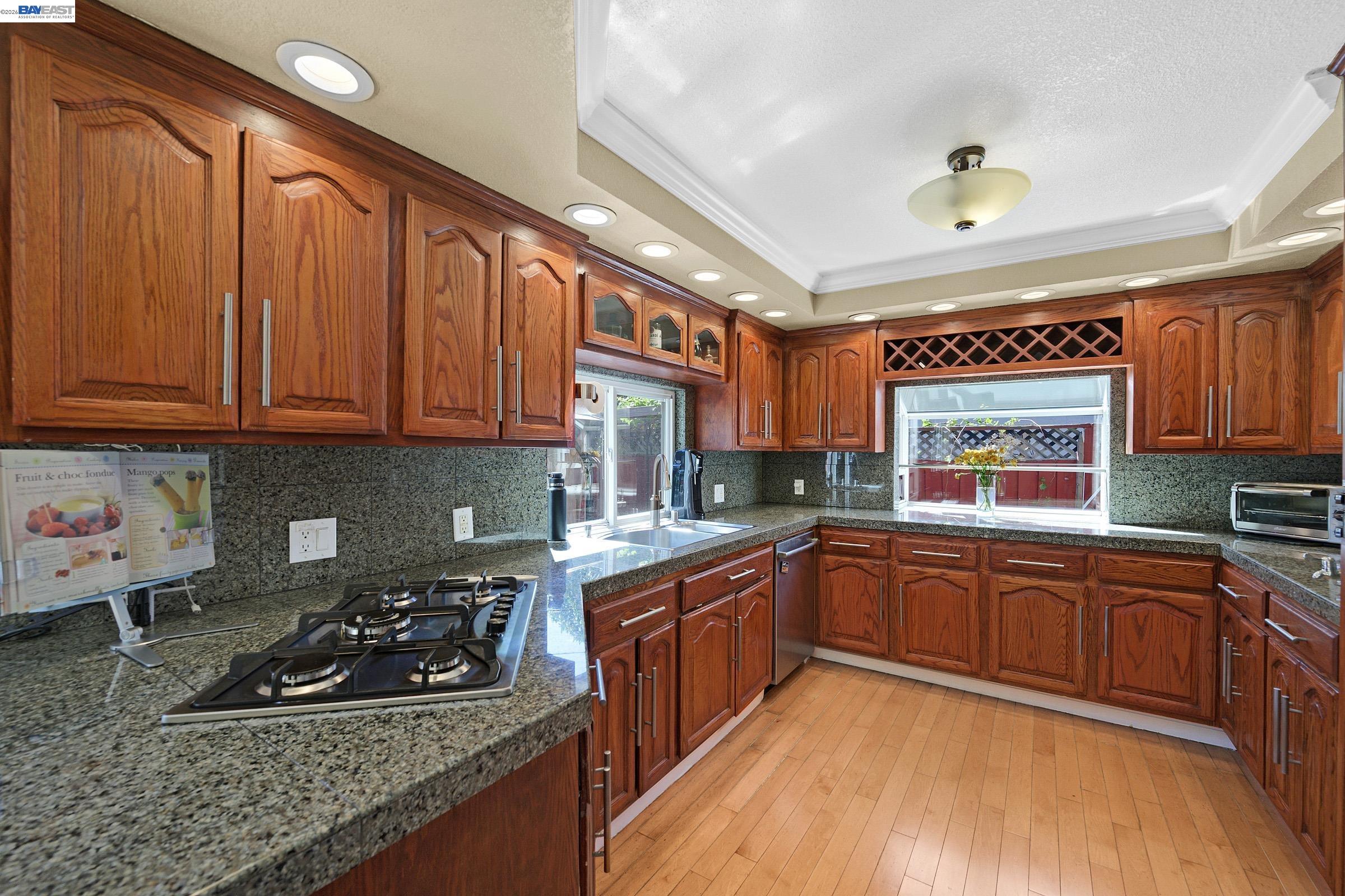 Detail Gallery Image 8 of 45 For 77 Barnes Ln, Fremont,  CA 94536 - 4 Beds | 2/1 Baths