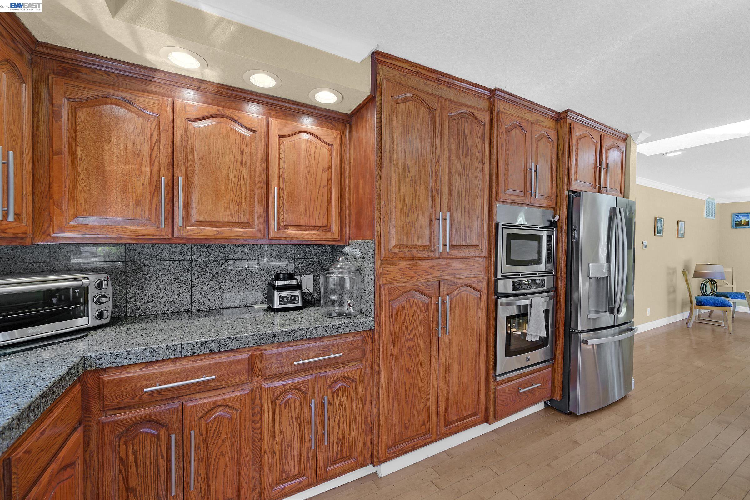 Detail Gallery Image 9 of 45 For 77 Barnes Ln, Fremont,  CA 94536 - 4 Beds | 2/1 Baths