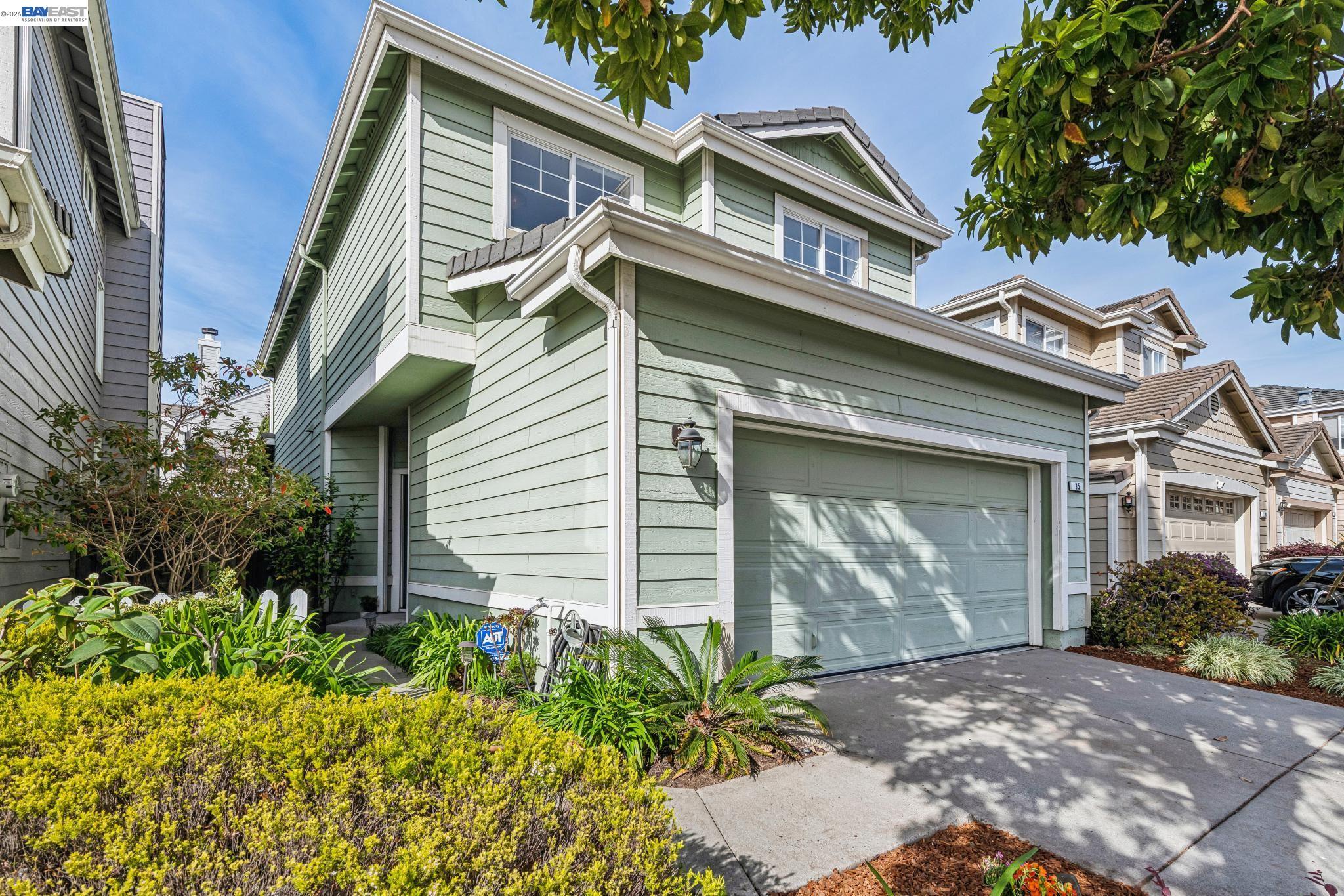 Detail Gallery Image 2 of 37 For 35 Britt Ct, Alameda,  CA 94502 - 3 Beds | 2/1 Baths