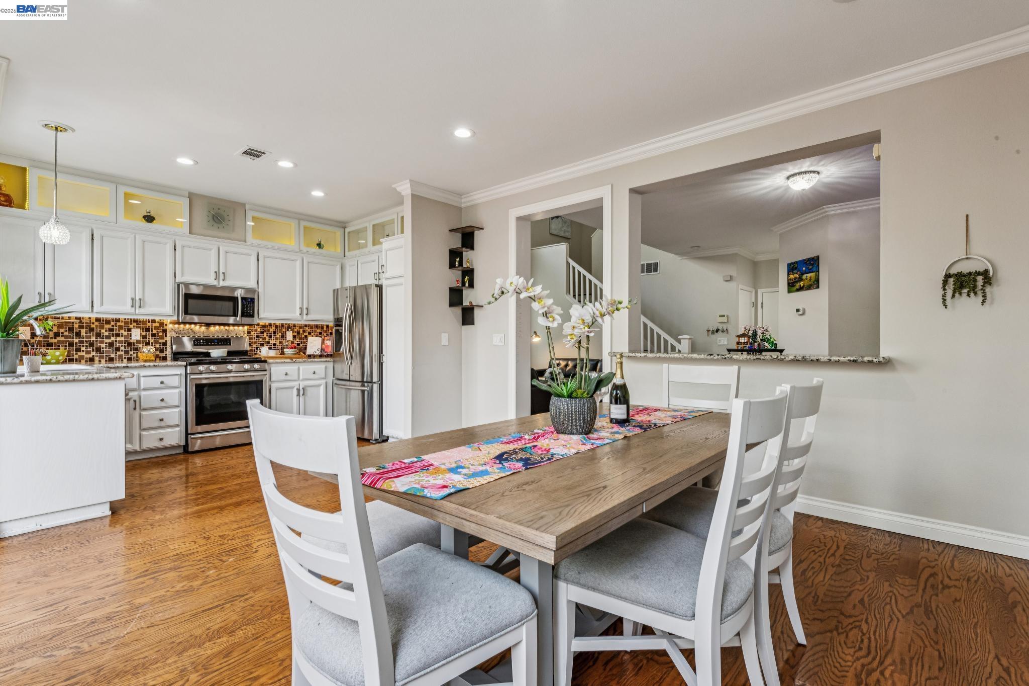 Detail Gallery Image 12 of 37 For 35 Britt Ct, Alameda,  CA 94502 - 3 Beds | 2/1 Baths