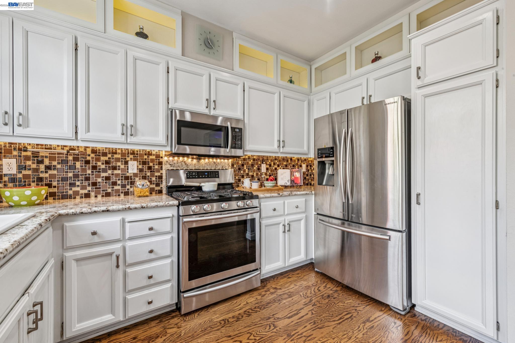 Detail Gallery Image 14 of 37 For 35 Britt Ct, Alameda,  CA 94502 - 3 Beds | 2/1 Baths