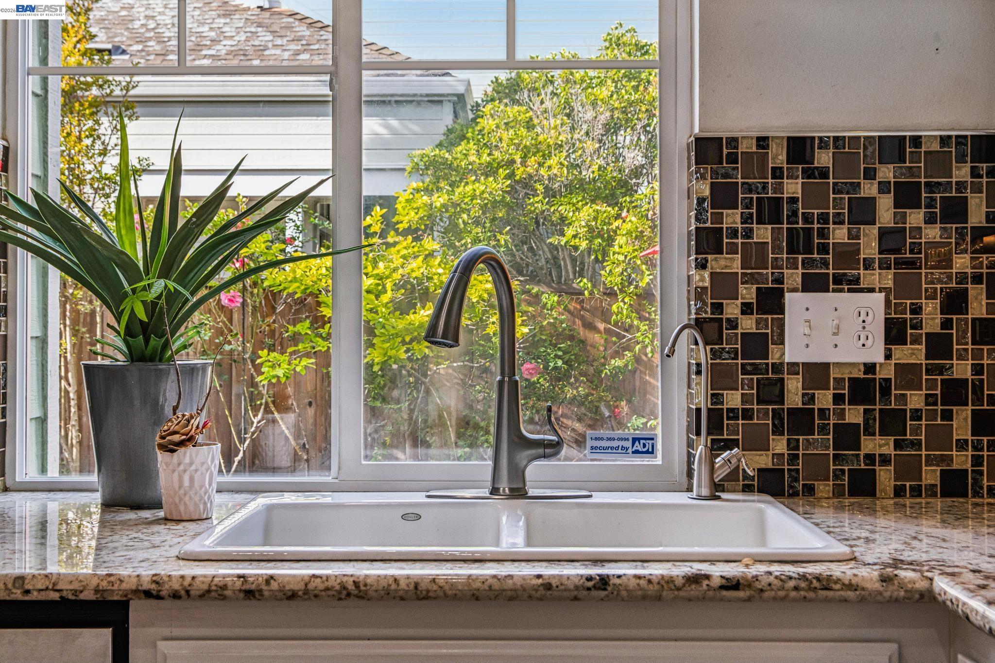 Detail Gallery Image 16 of 37 For 35 Britt Ct, Alameda,  CA 94502 - 3 Beds | 2/1 Baths