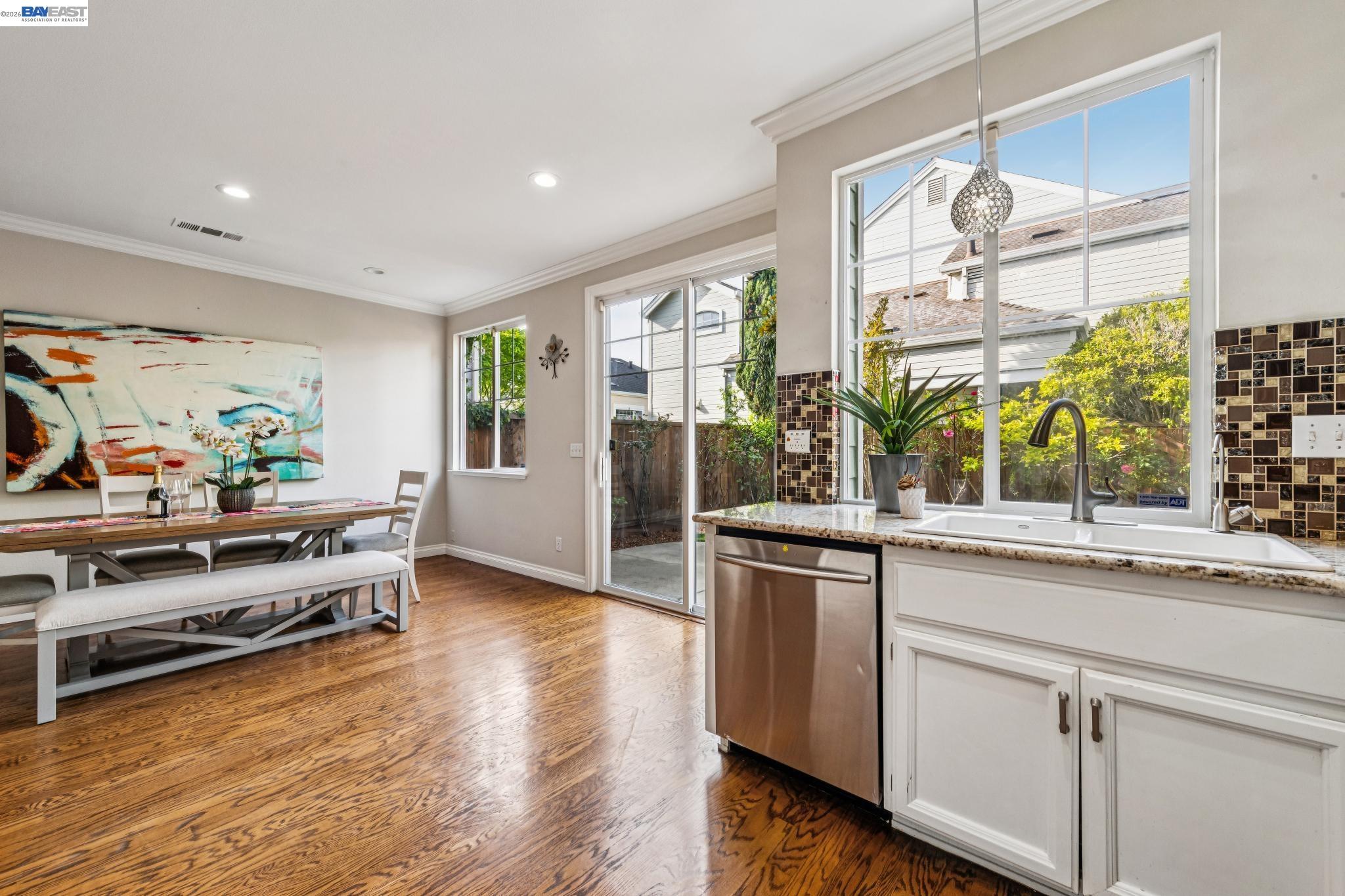 Detail Gallery Image 17 of 37 For 35 Britt Ct, Alameda,  CA 94502 - 3 Beds | 2/1 Baths