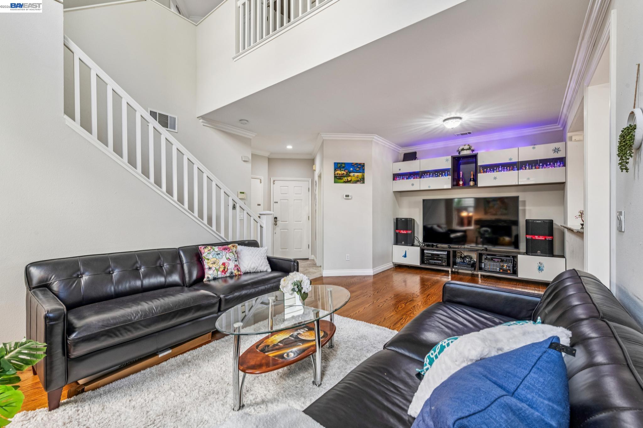 Detail Gallery Image 6 of 37 For 35 Britt Ct, Alameda,  CA 94502 - 3 Beds | 2/1 Baths