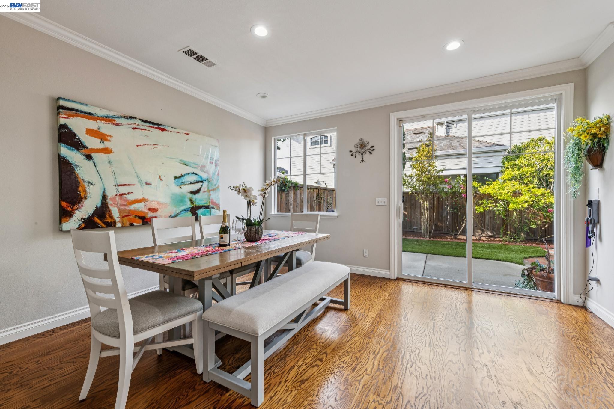 Detail Gallery Image 10 of 37 For 35 Britt Ct, Alameda,  CA 94502 - 3 Beds | 2/1 Baths