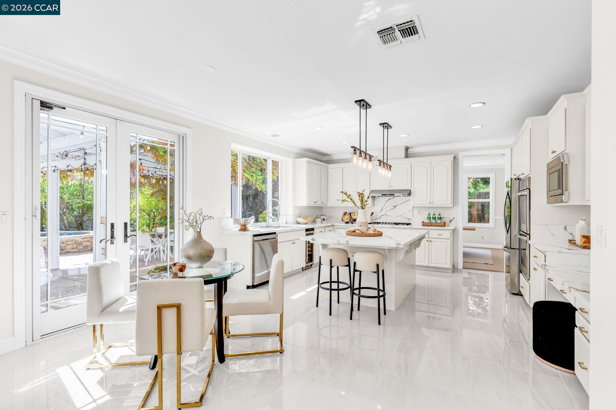 Detail Gallery Image 16 of 60 For 17 Pine Valley Place, San Ramon,  CA 94583-9118 - 5 Beds | 3/1 Baths