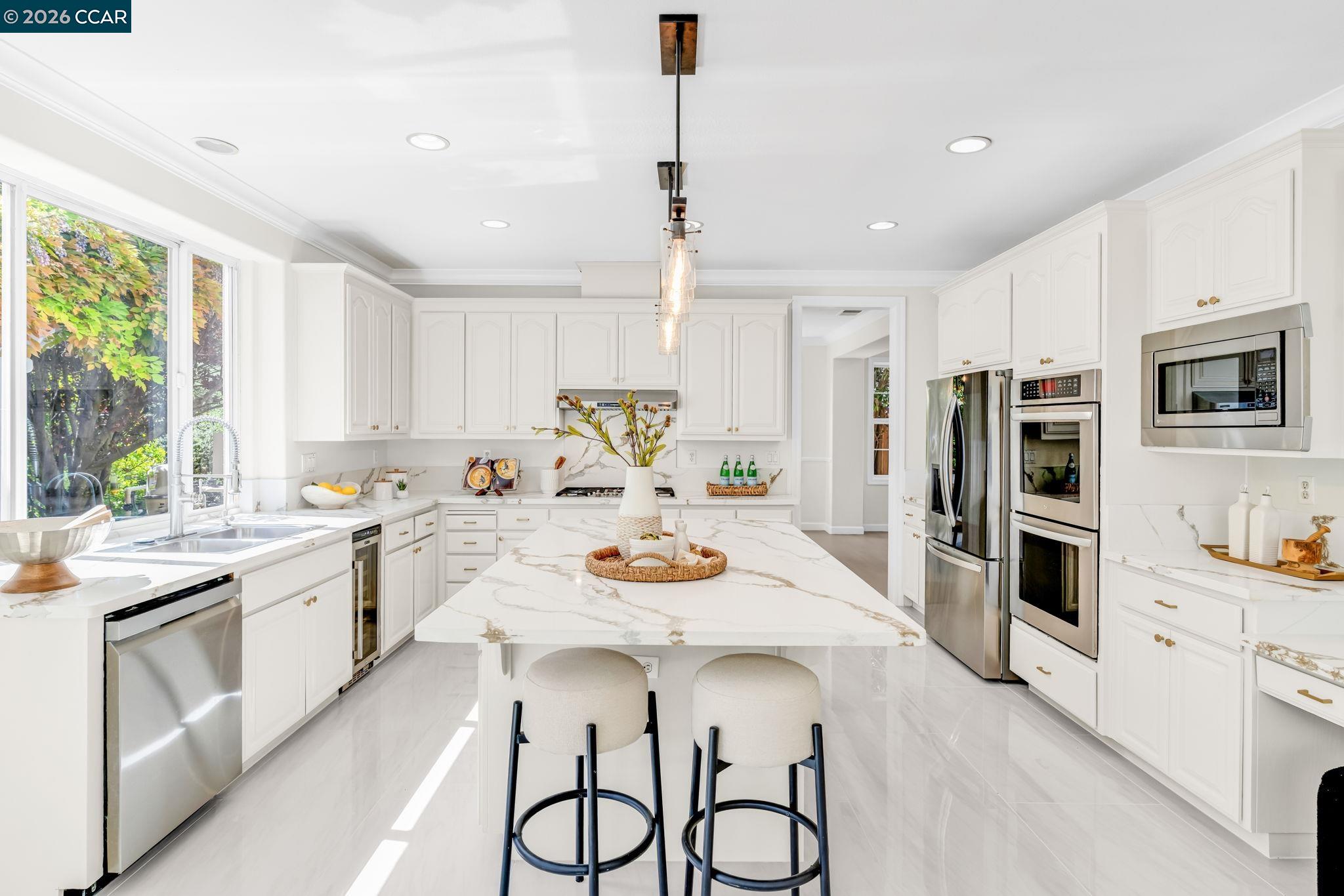 Detail Gallery Image 17 of 60 For 17 Pine Valley Place, San Ramon,  CA 94583-9118 - 5 Beds | 3/1 Baths