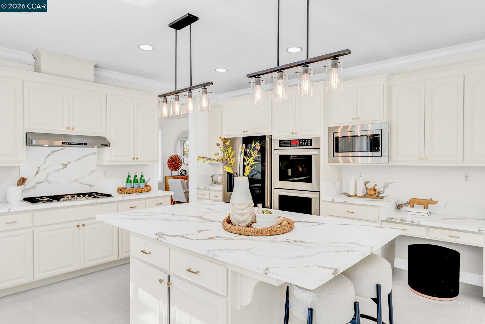 Detail Gallery Image 19 of 60 For 17 Pine Valley Place, San Ramon,  CA 94583-9118 - 5 Beds | 3/1 Baths