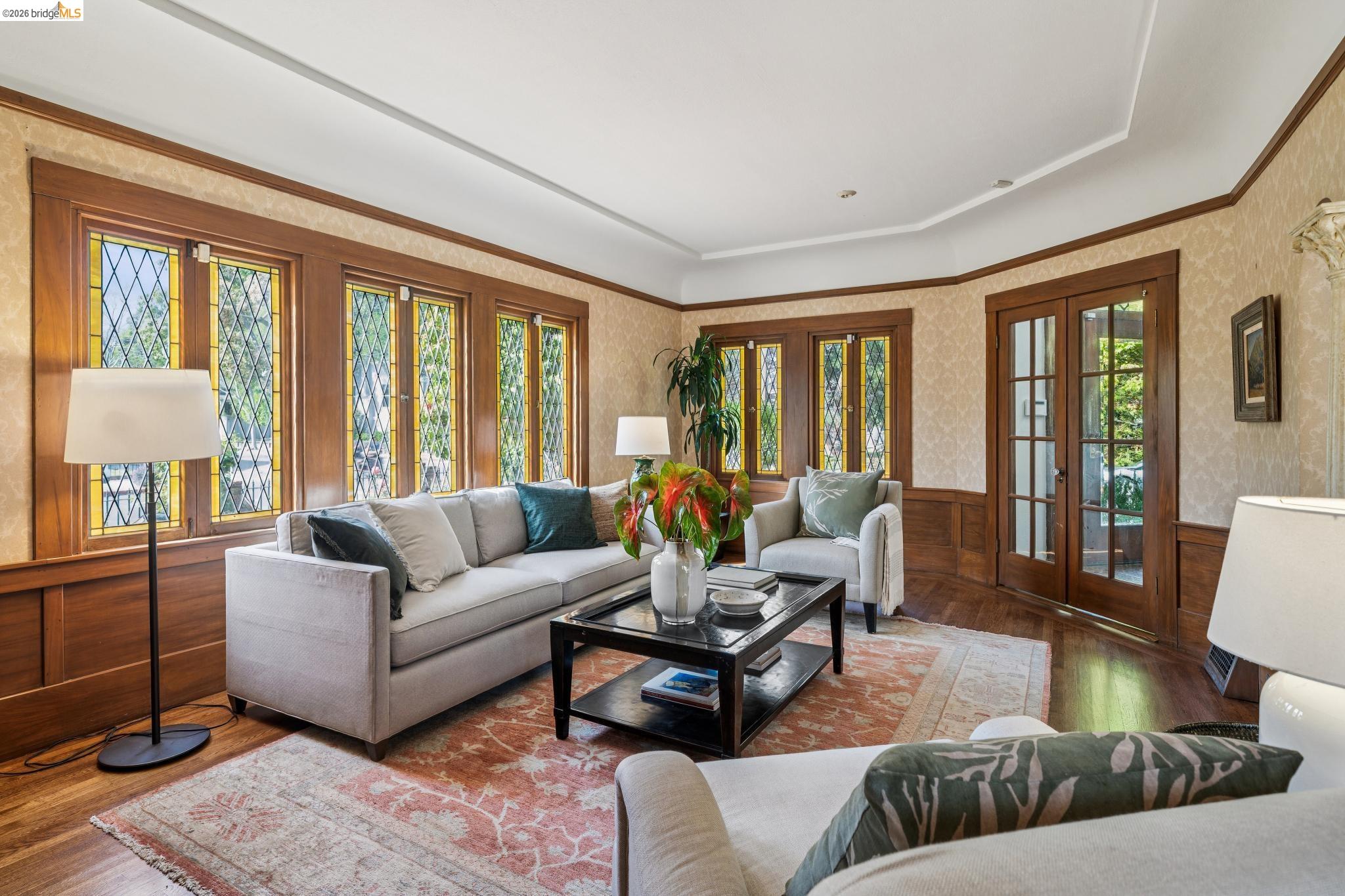 Detail Gallery Image 13 of 60 For 824 Paru St, Alameda,  CA 94501 - 5 Beds | 3/1 Baths