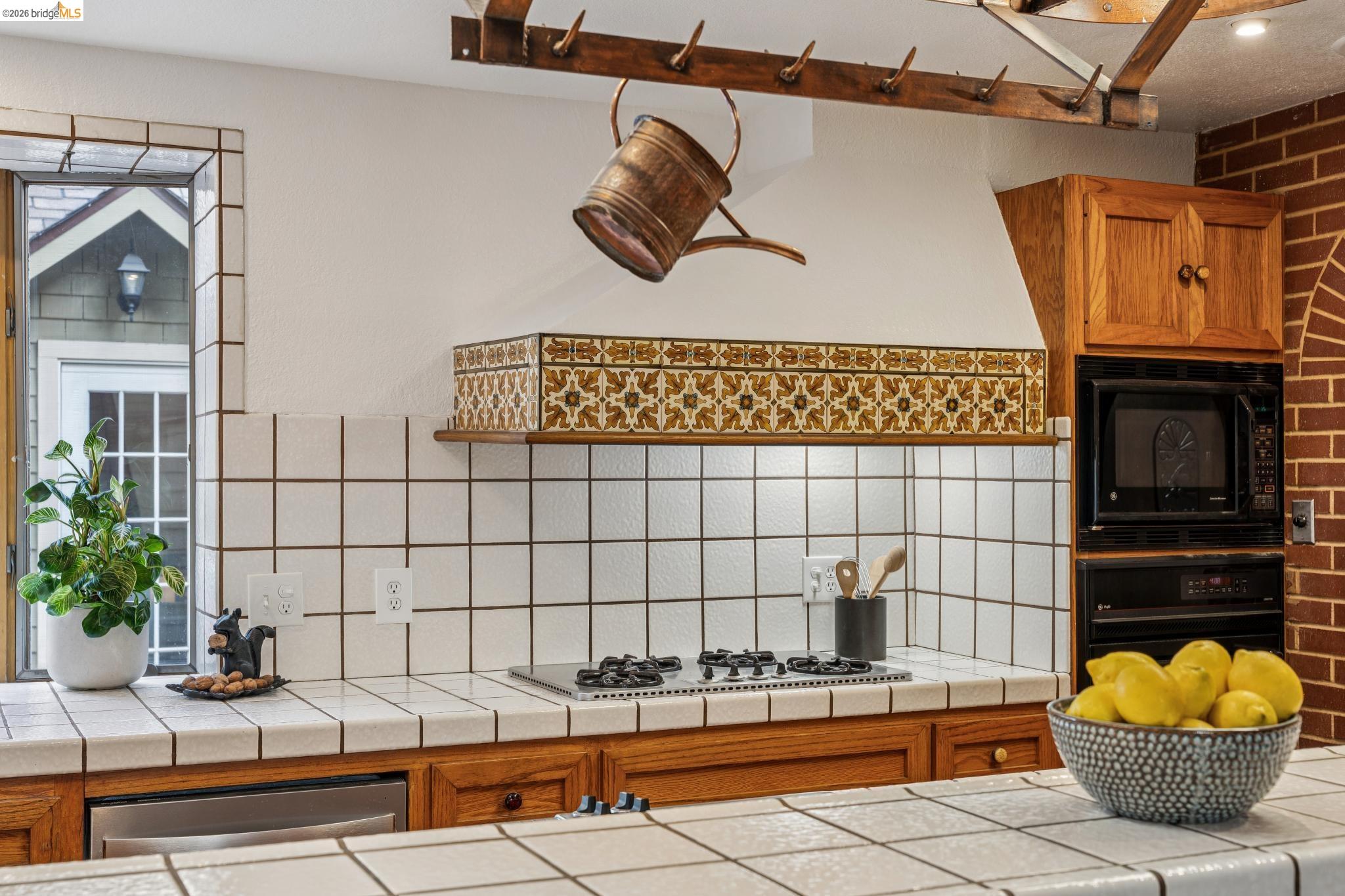 Detail Gallery Image 24 of 60 For 824 Paru St, Alameda,  CA 94501 - 5 Beds | 3/1 Baths