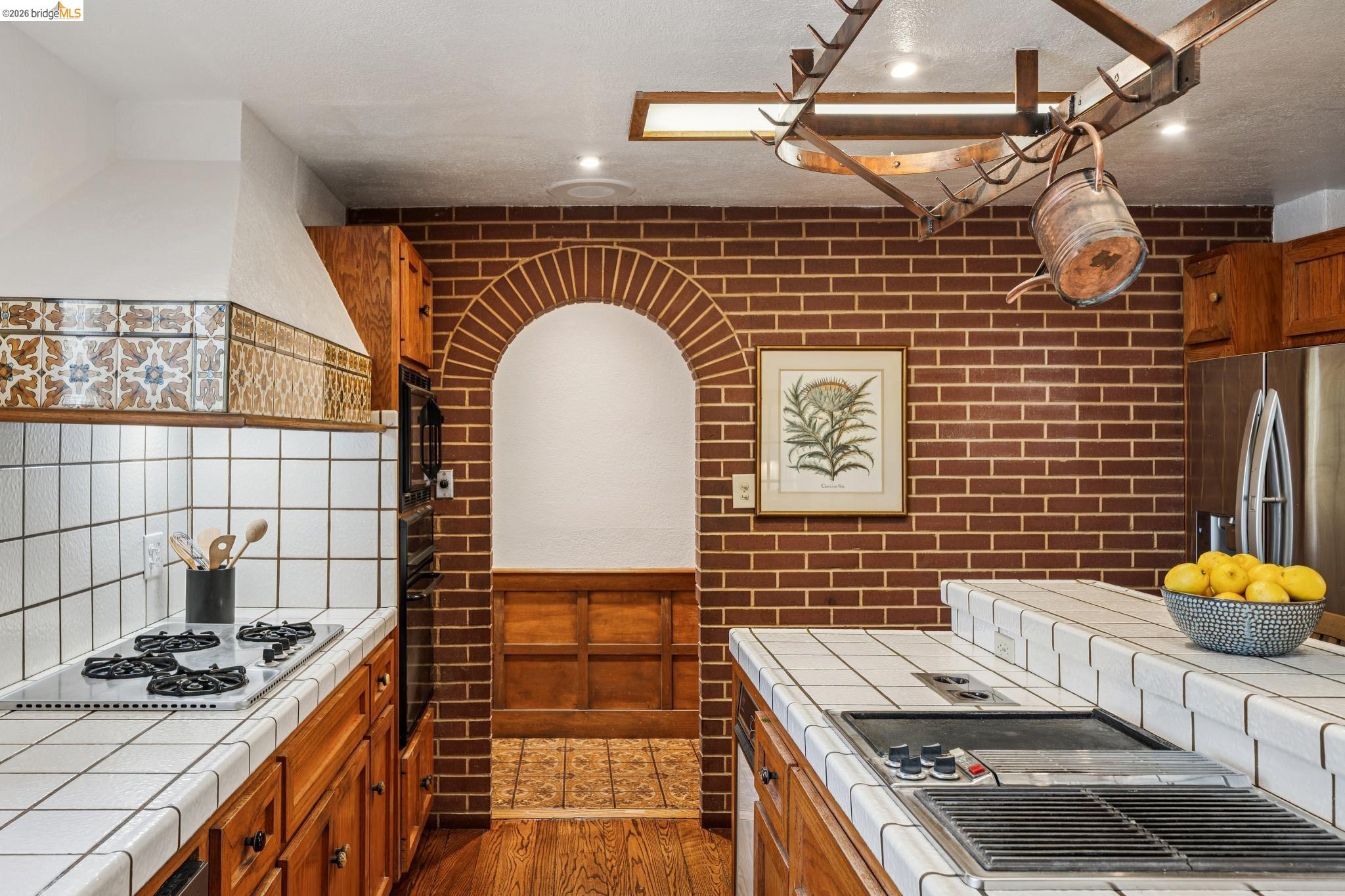 Detail Gallery Image 26 of 60 For 824 Paru St, Alameda,  CA 94501 - 5 Beds | 3/1 Baths