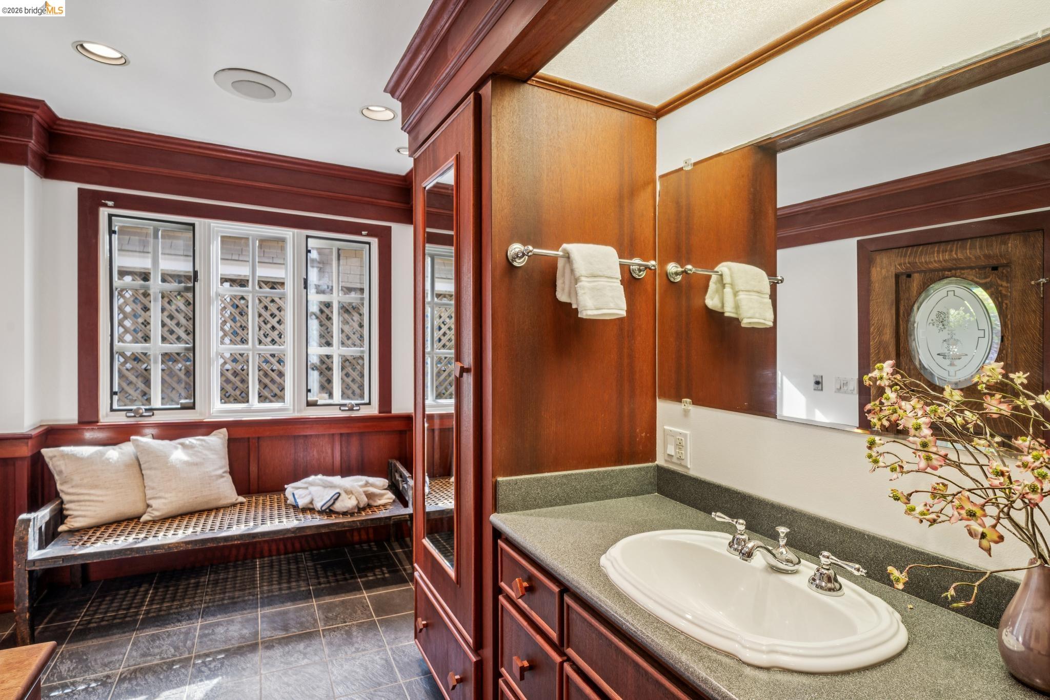 Detail Gallery Image 32 of 60 For 824 Paru St, Alameda,  CA 94501 - 5 Beds | 3/1 Baths