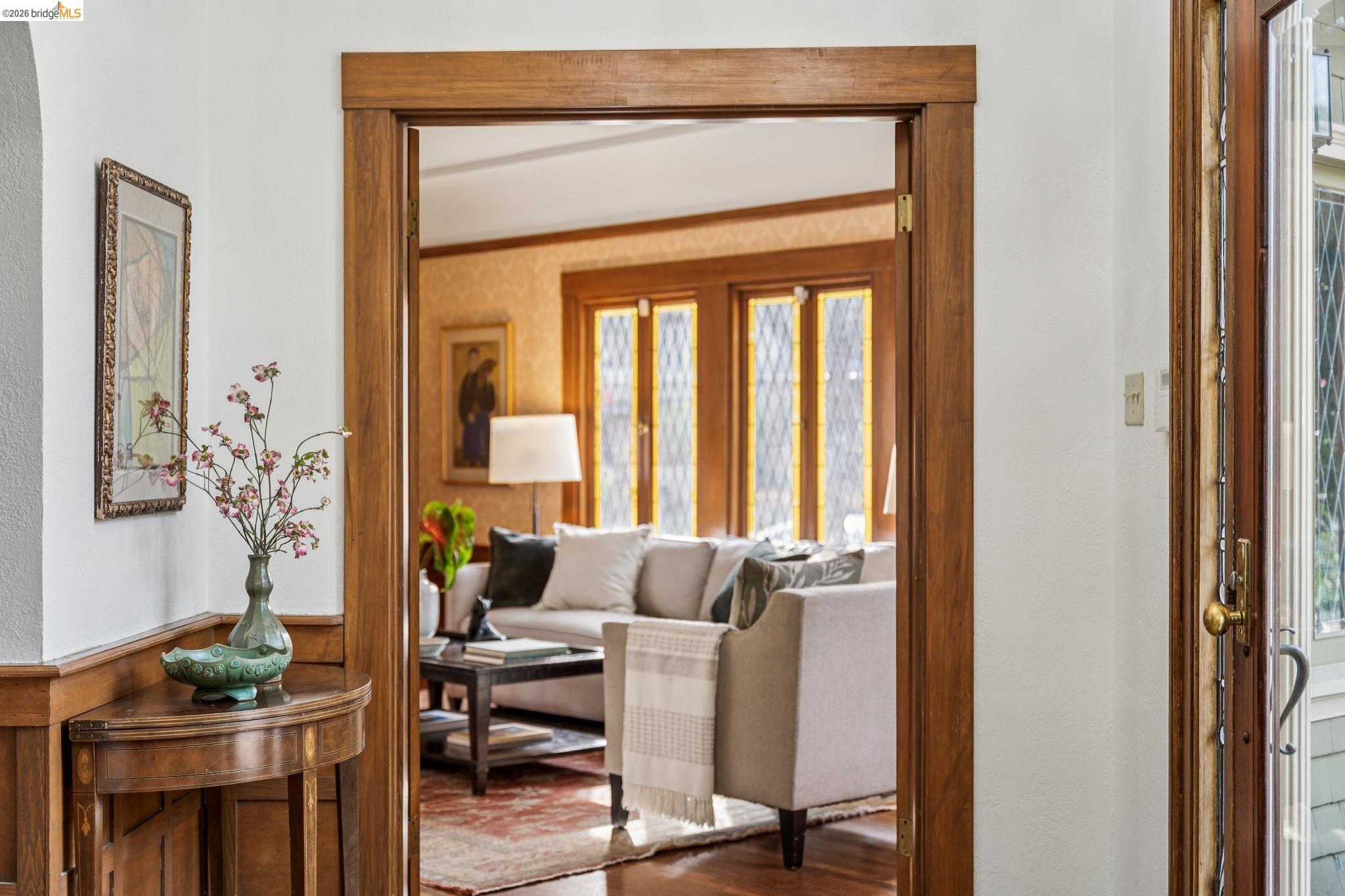 Detail Gallery Image 9 of 60 For 824 Paru St, Alameda,  CA 94501 - 5 Beds | 3/1 Baths