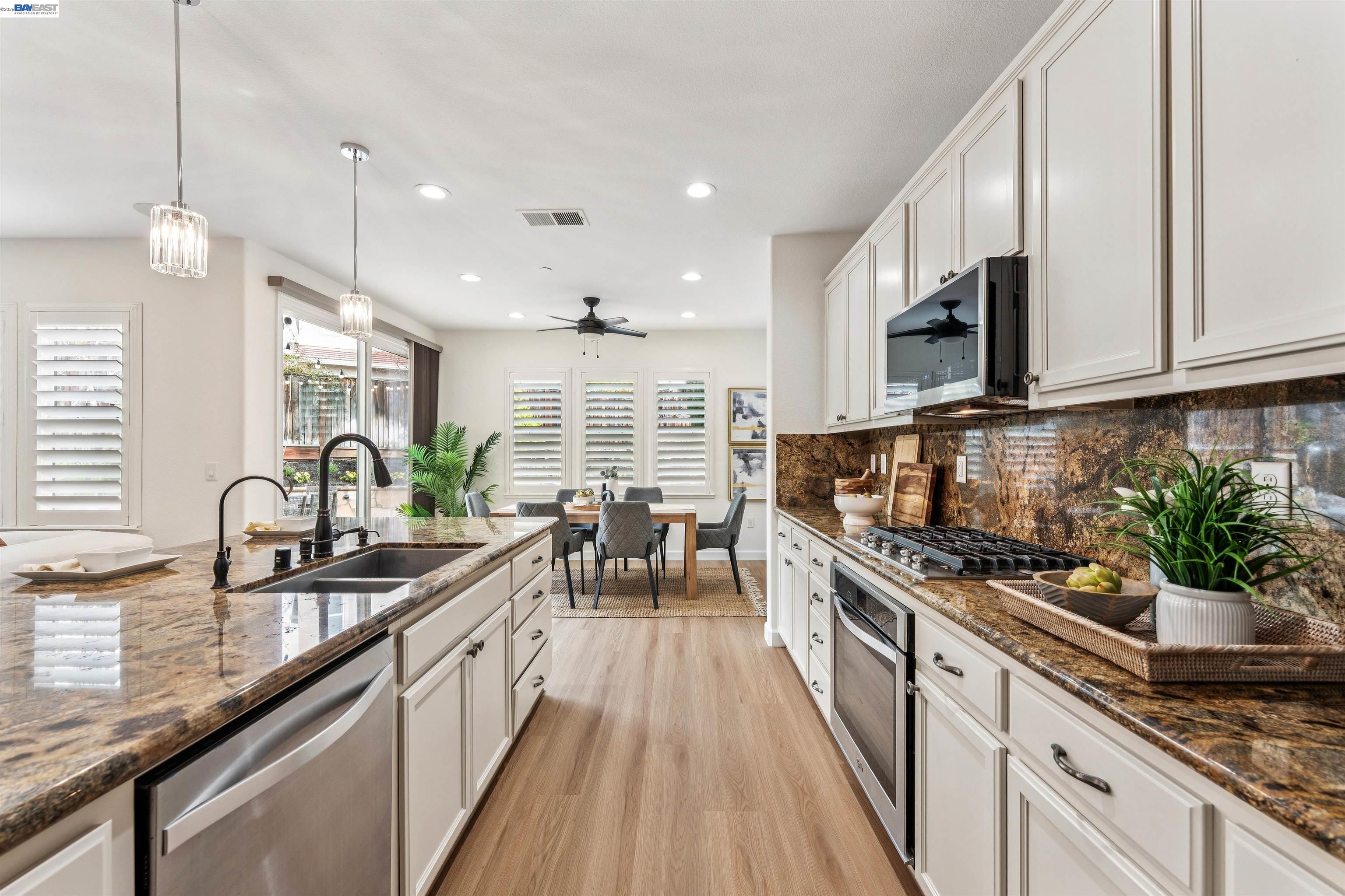 Detail Gallery Image 11 of 46 For 4431 Duccio Pl, Dublin,  CA 94568 - 4 Beds | 3/1 Baths