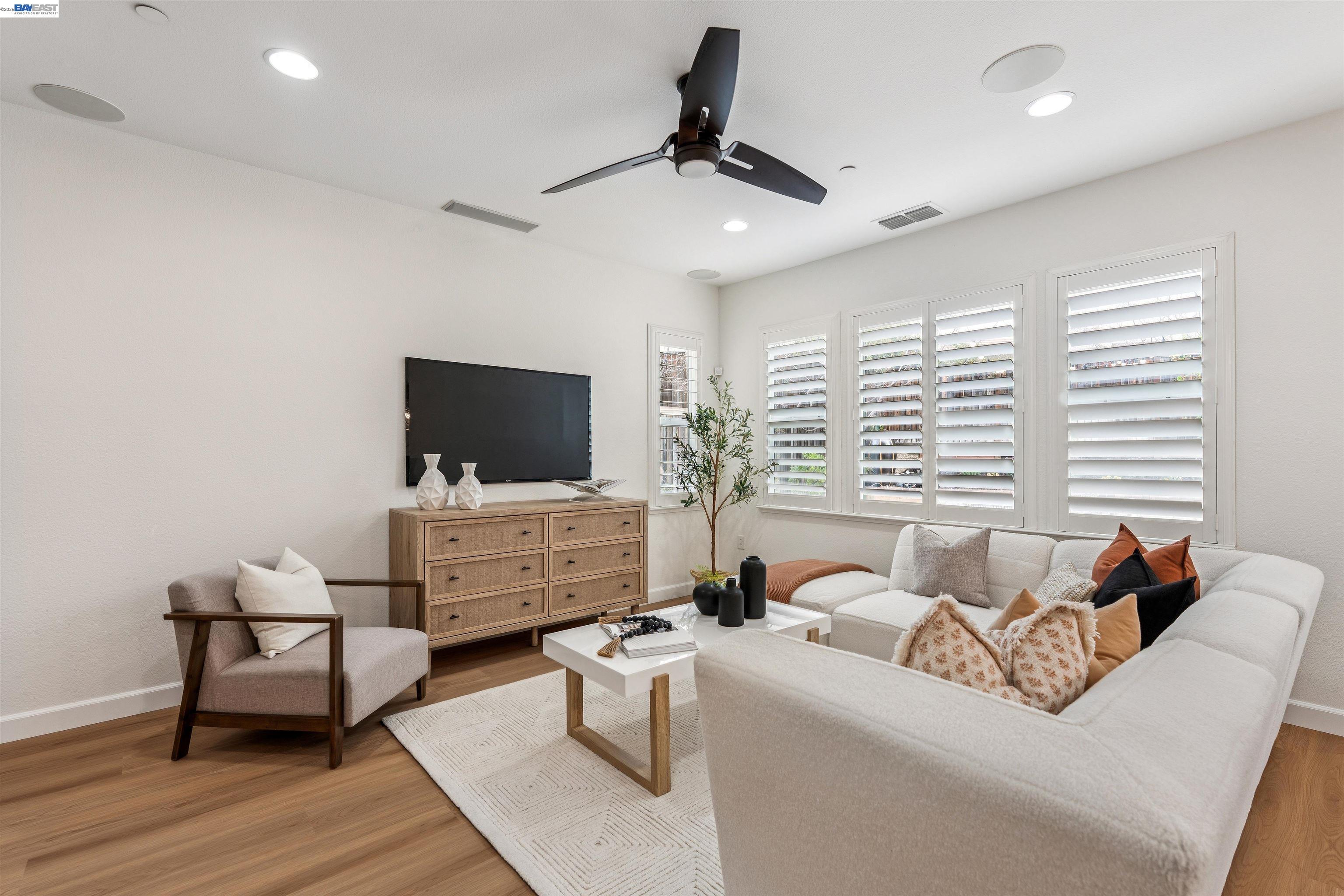 Detail Gallery Image 14 of 46 For 4431 Duccio Pl, Dublin,  CA 94568 - 4 Beds | 3/1 Baths