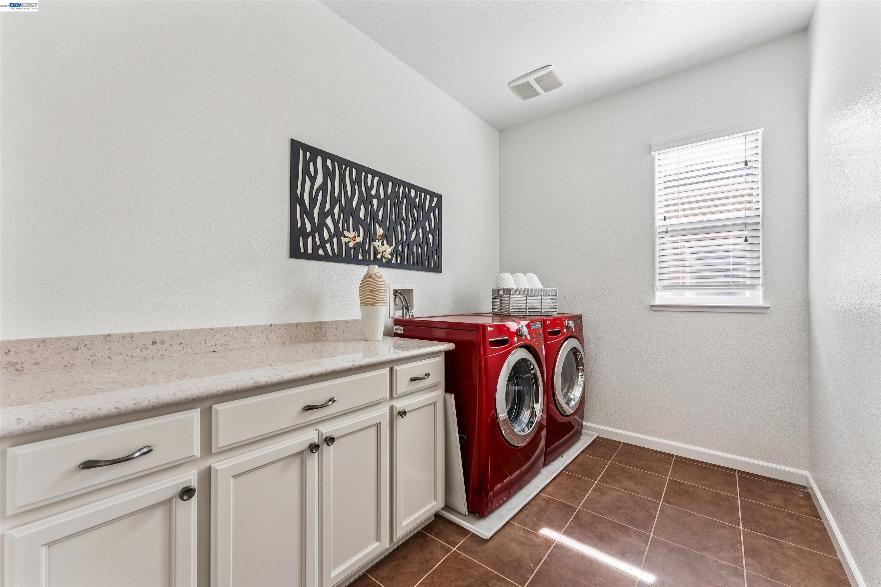 Detail Gallery Image 26 of 46 For 4431 Duccio Pl, Dublin,  CA 94568 - 4 Beds | 3/1 Baths