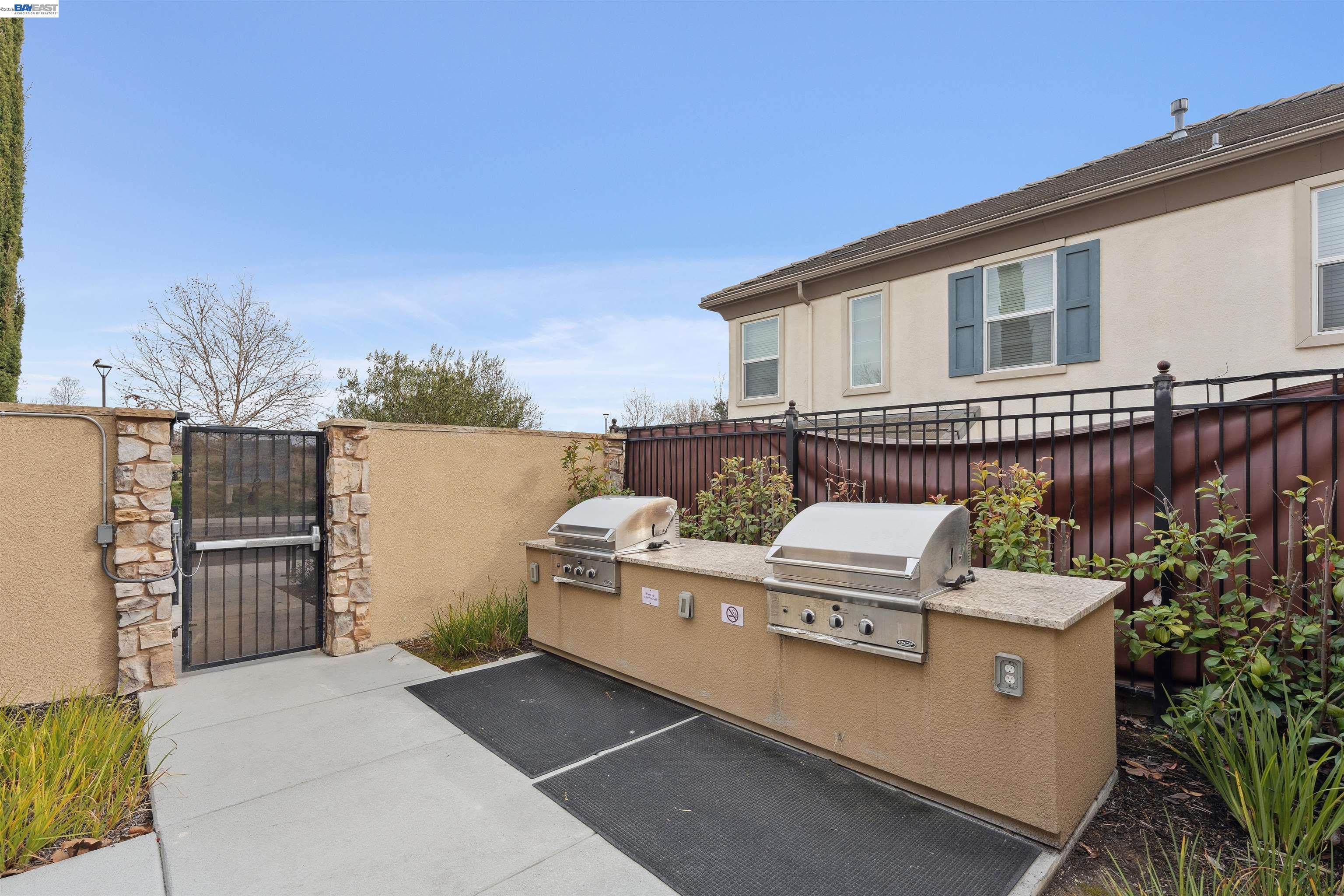 Detail Gallery Image 43 of 46 For 4431 Duccio Pl, Dublin,  CA 94568 - 4 Beds | 3/1 Baths