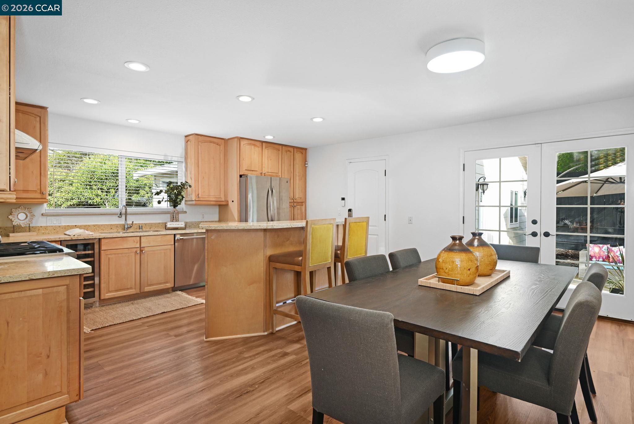 Detail Gallery Image 11 of 41 For 1700 Pleasant Hill Road, Pleasant Hill,  CA 94523 - 6 Beds | 3 Baths