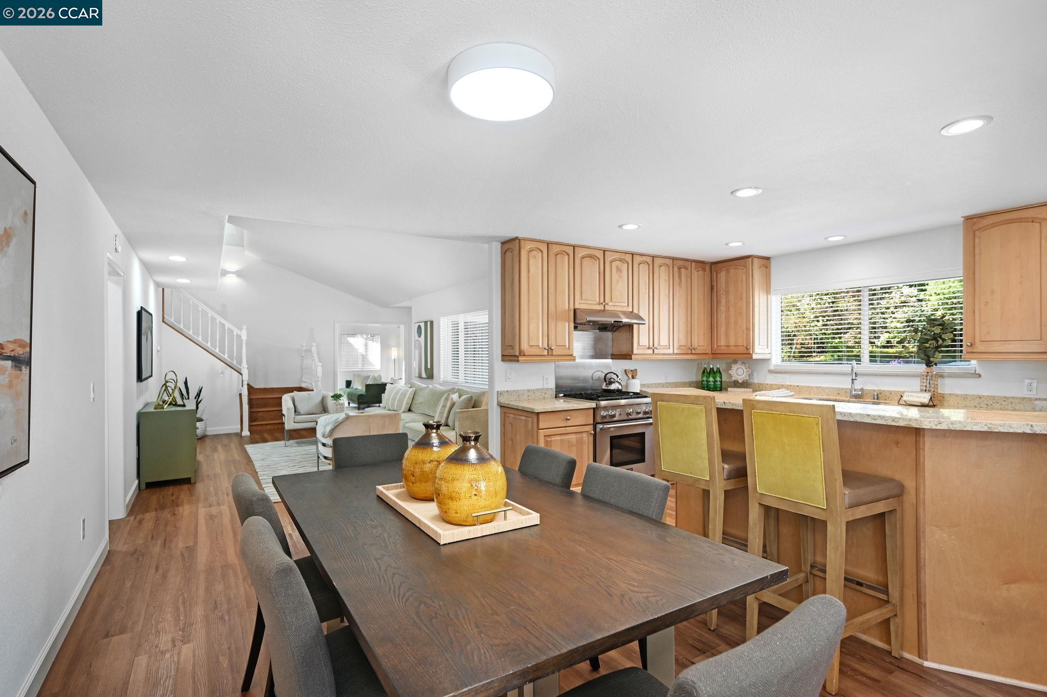 Detail Gallery Image 12 of 41 For 1700 Pleasant Hill Road, Pleasant Hill,  CA 94523 - 6 Beds | 3 Baths