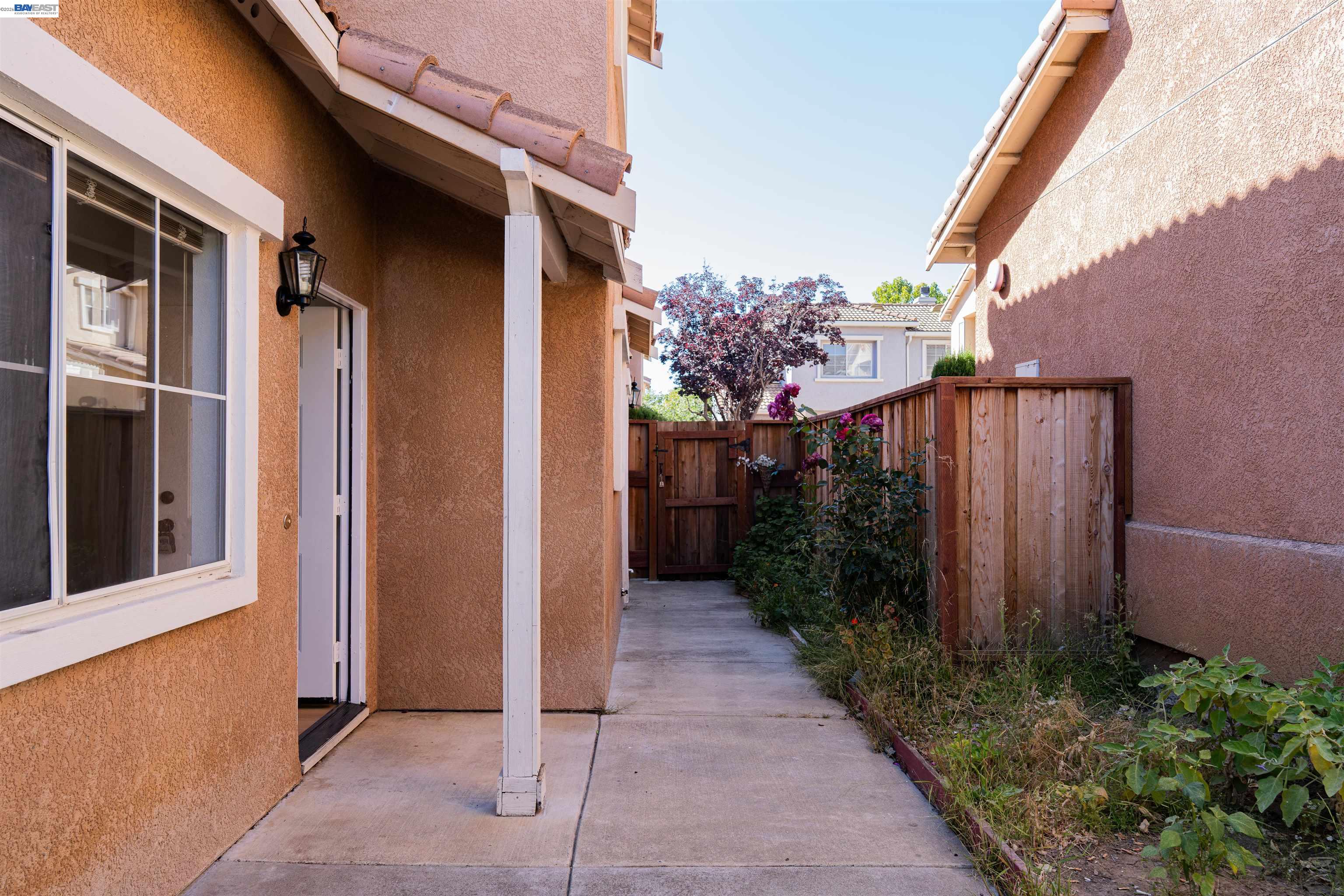 Detail Gallery Image 13 of 17 For 1028 Montoya Ter, Union City,  CA 94587 - 3 Beds | 2/1 Baths