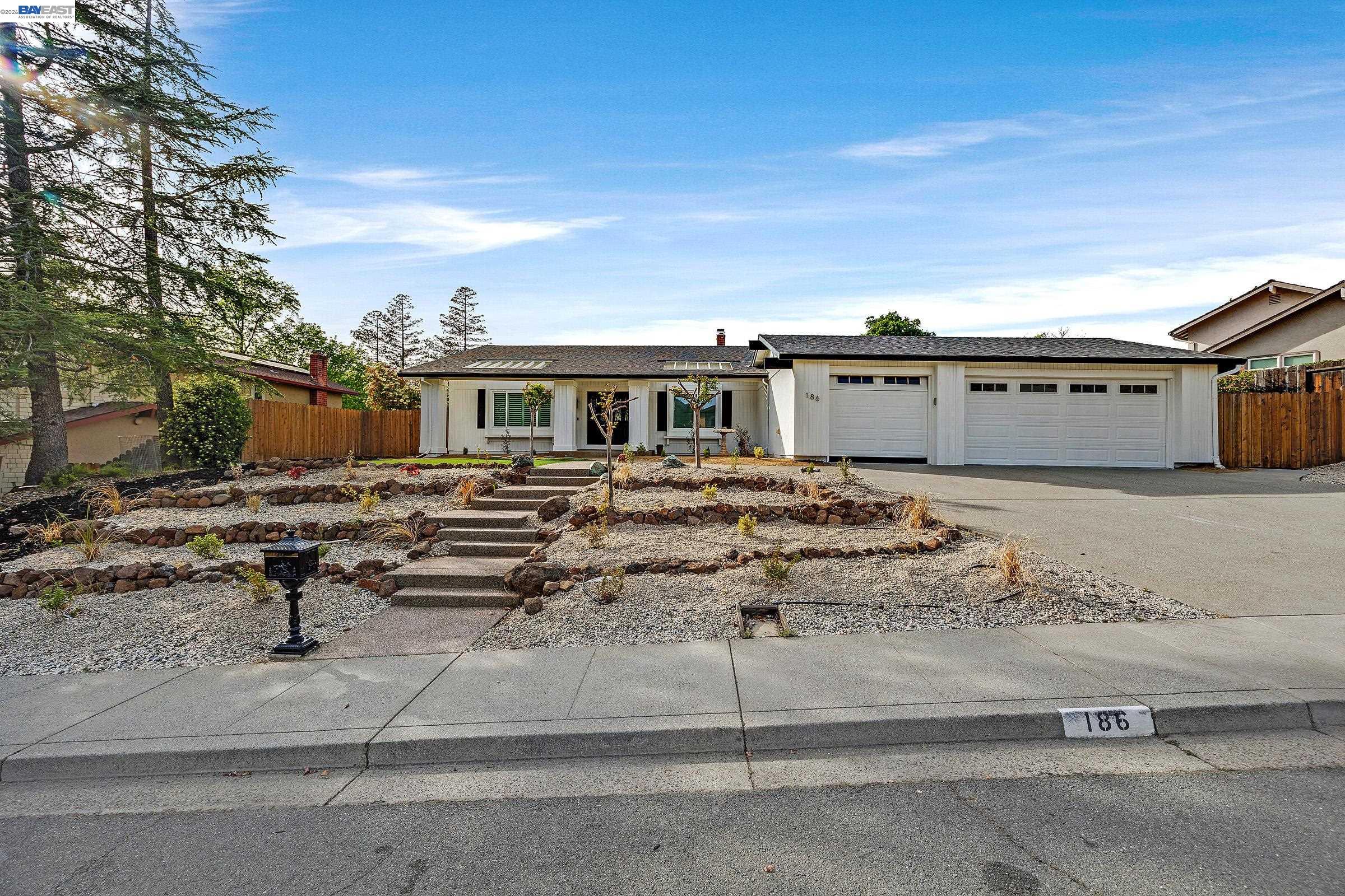 Detail Gallery Image 11 of 60 For 186 Mt Wilson Way, Clayton,  CA 94517 - 4 Beds | 2 Baths