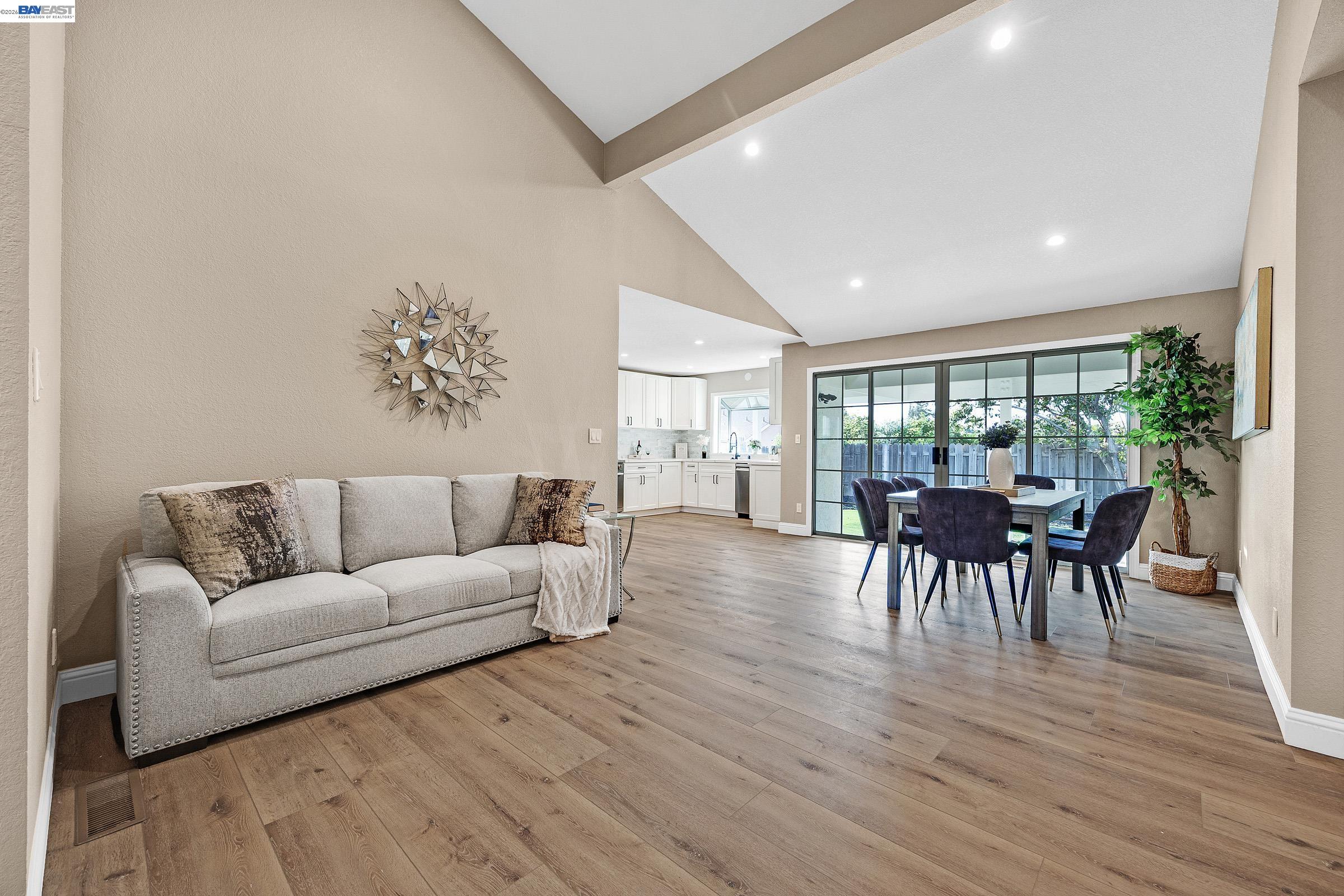 Detail Gallery Image 15 of 60 For 186 Mt Wilson Way, Clayton,  CA 94517 - 4 Beds | 2 Baths