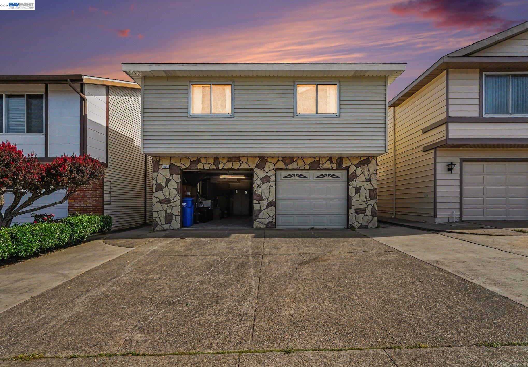 Detail Gallery Image 2 of 27 For 721 Gellert Blvd, Daly City,  CA 94015 - 3 Beds | 2 Baths