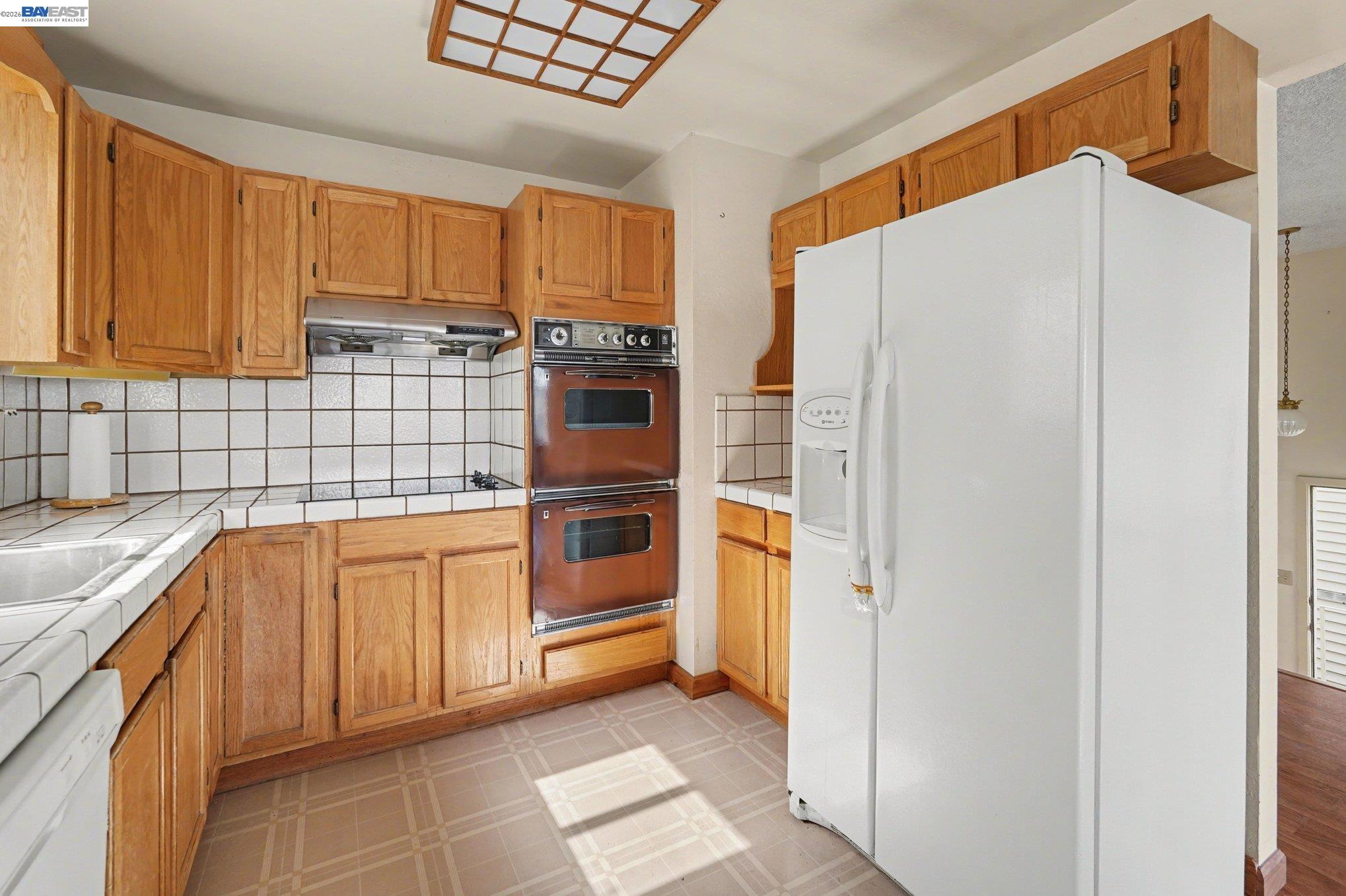 Detail Gallery Image 11 of 27 For 721 Gellert Blvd, Daly City,  CA 94015 - 3 Beds | 2 Baths