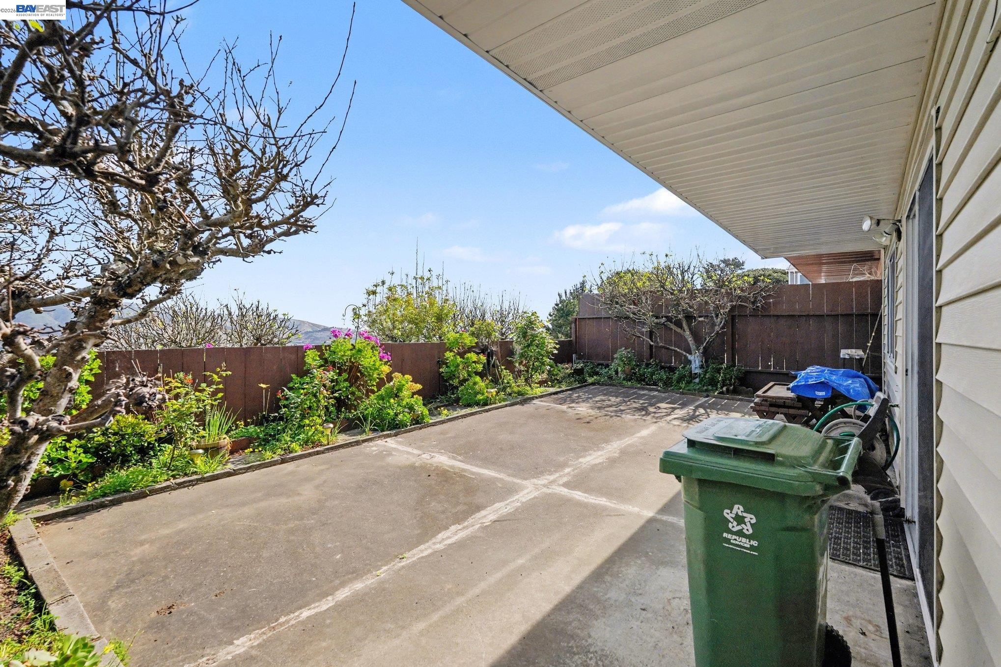 Detail Gallery Image 21 of 27 For 721 Gellert Blvd, Daly City,  CA 94015 - 3 Beds | 2 Baths
