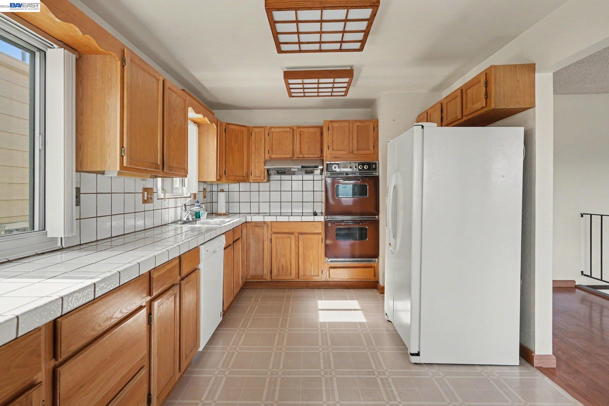 Detail Gallery Image 9 of 27 For 721 Gellert Blvd, Daly City,  CA 94015 - 3 Beds | 2 Baths