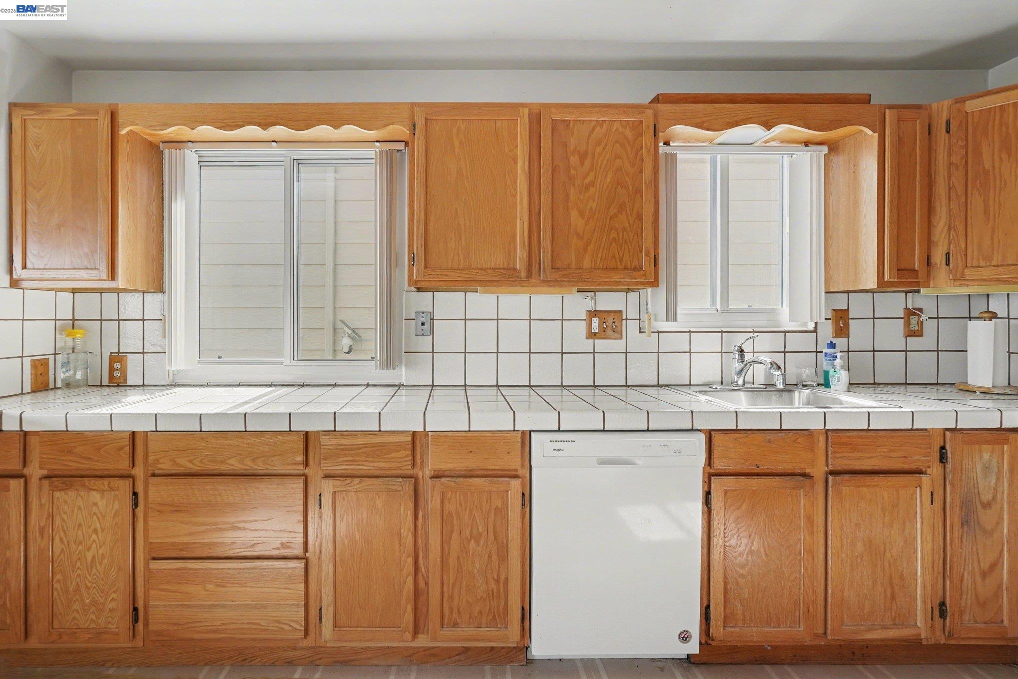 Detail Gallery Image 10 of 27 For 721 Gellert Blvd, Daly City,  CA 94015 - 3 Beds | 2 Baths