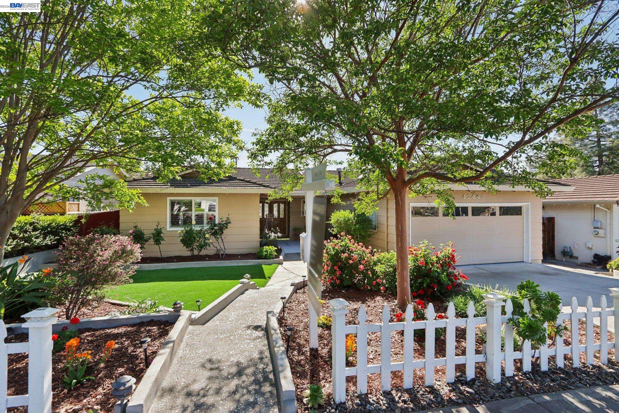 Detail Gallery Image 3 of 60 For 42447 Paseo Padre Pkwy, Fremont,  CA 94539 - 4 Beds | 2 Baths