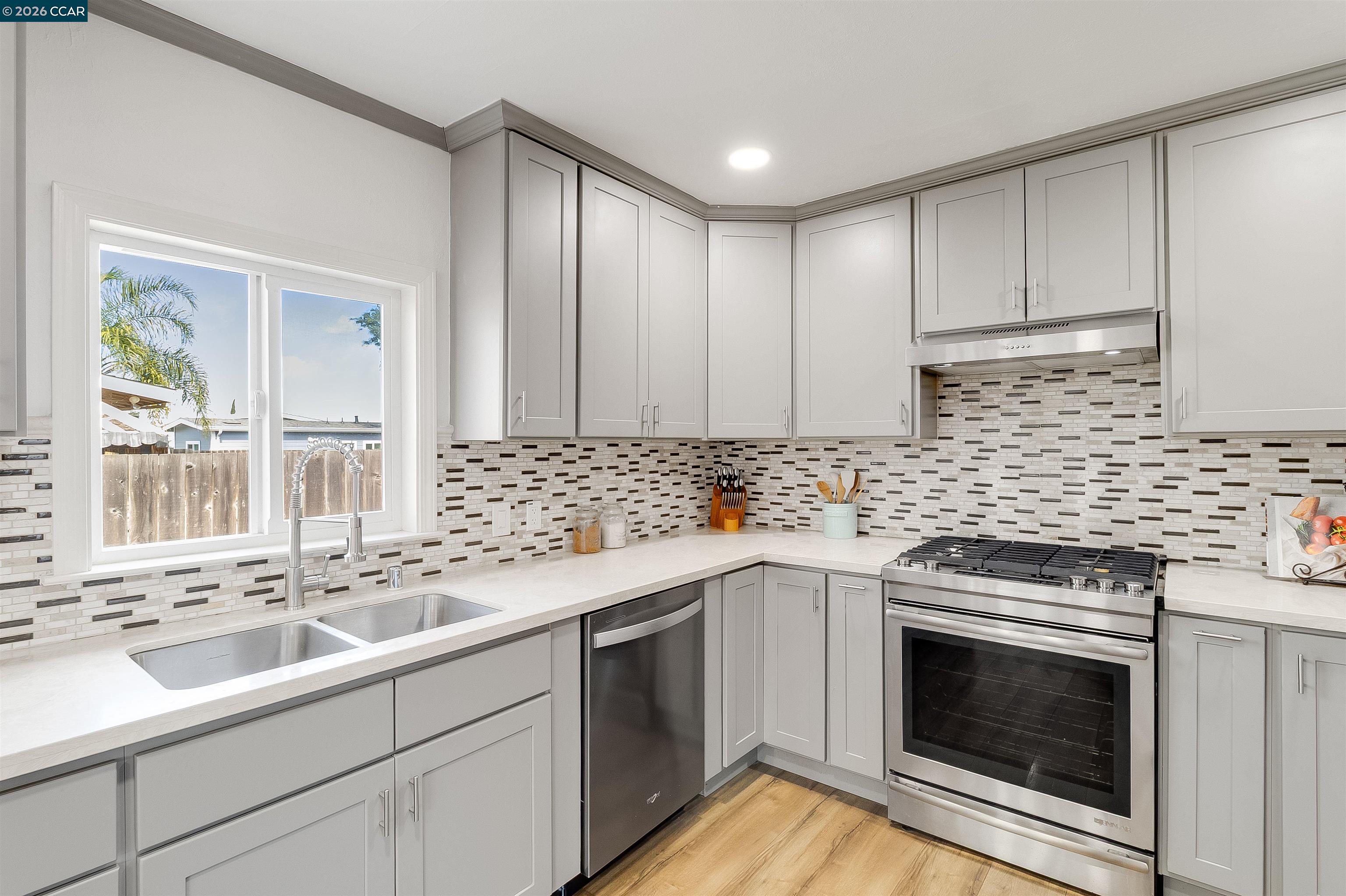 Detail Gallery Image 11 of 53 For 4321 Cowell Rd, Concord,  CA 94518-1807 - 4 Beds | 3 Baths